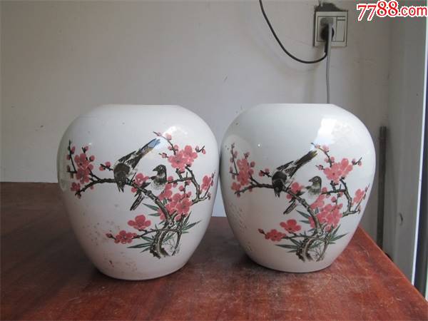 低价五六十年代釉下彩梅花喜鹊罐一对