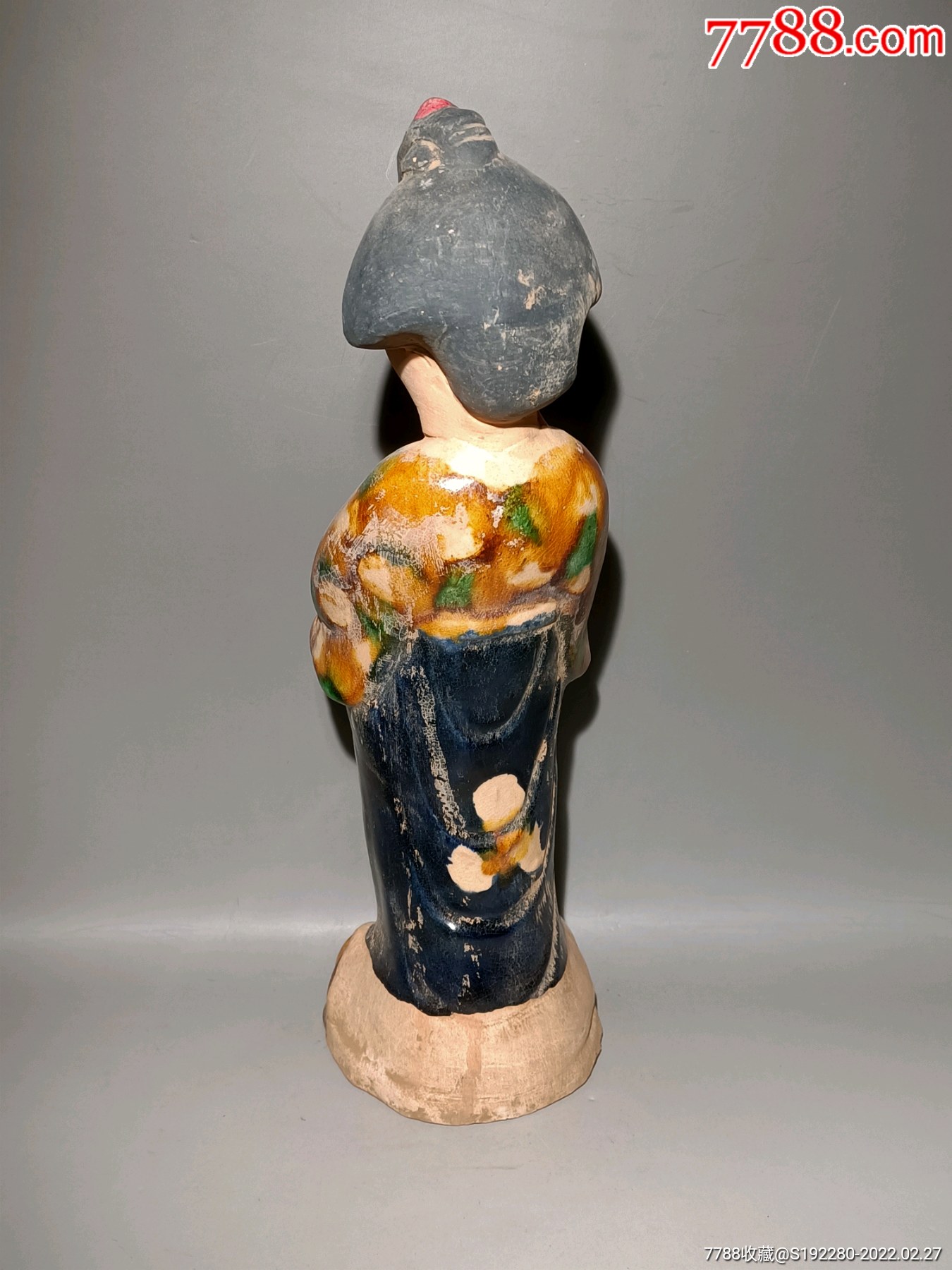 三彩人物侍女俑工艺品嘴巴都是矿彩绘画长95cm宽9cm高30cm