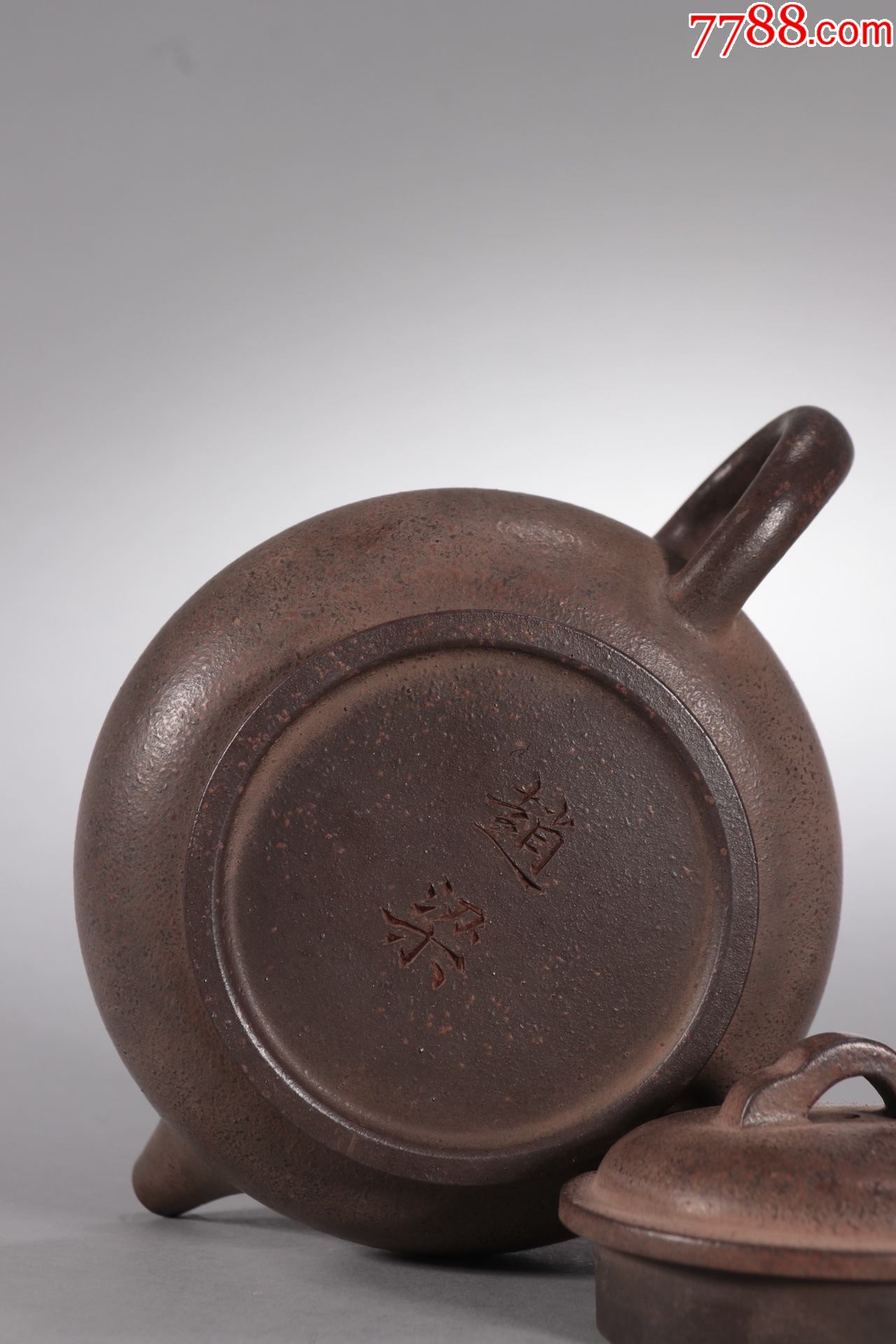 赵梁款老紫砂素面茶壶