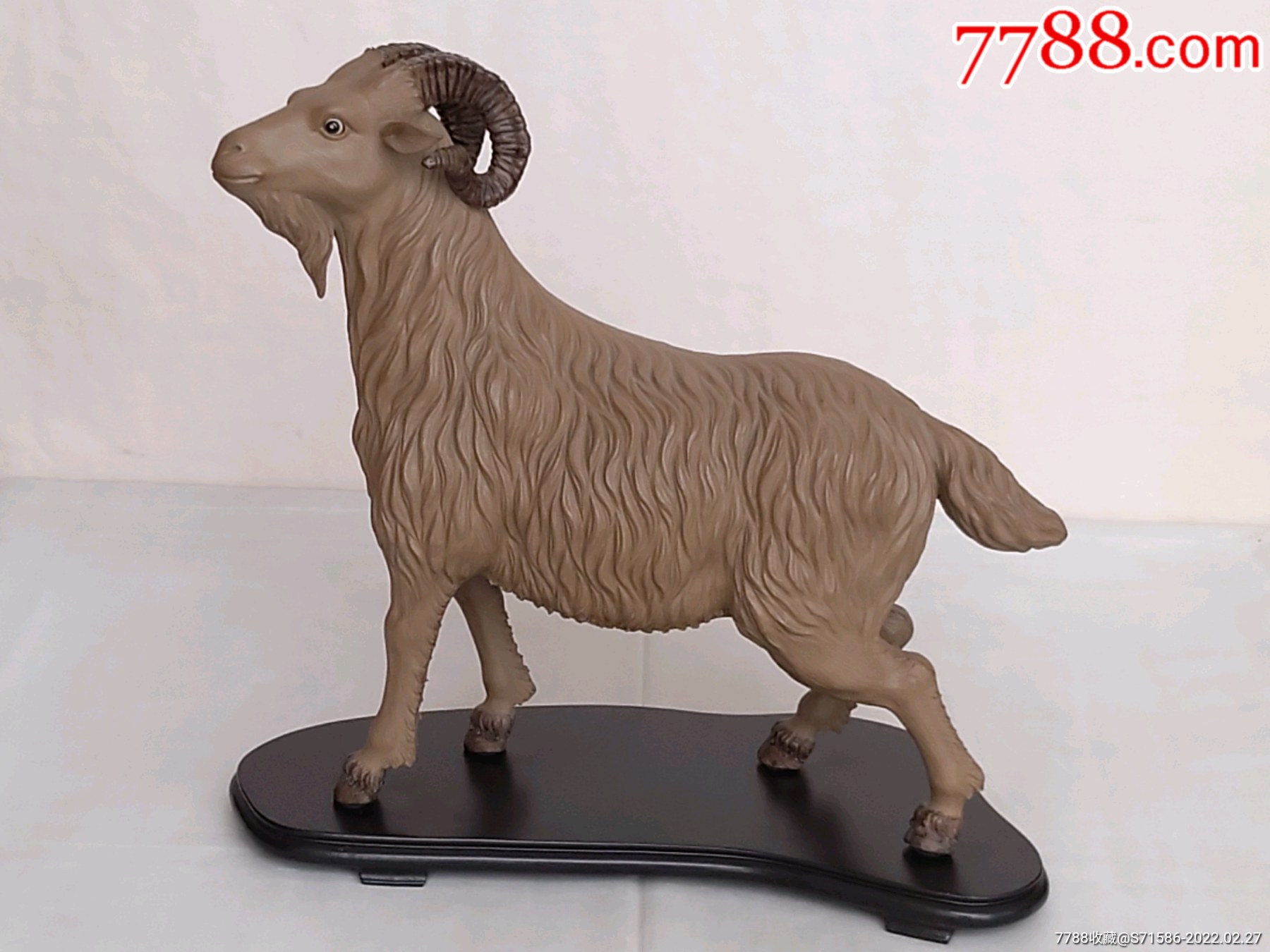 石湾窑大师潘柏林生肖羊限量精品领头羊