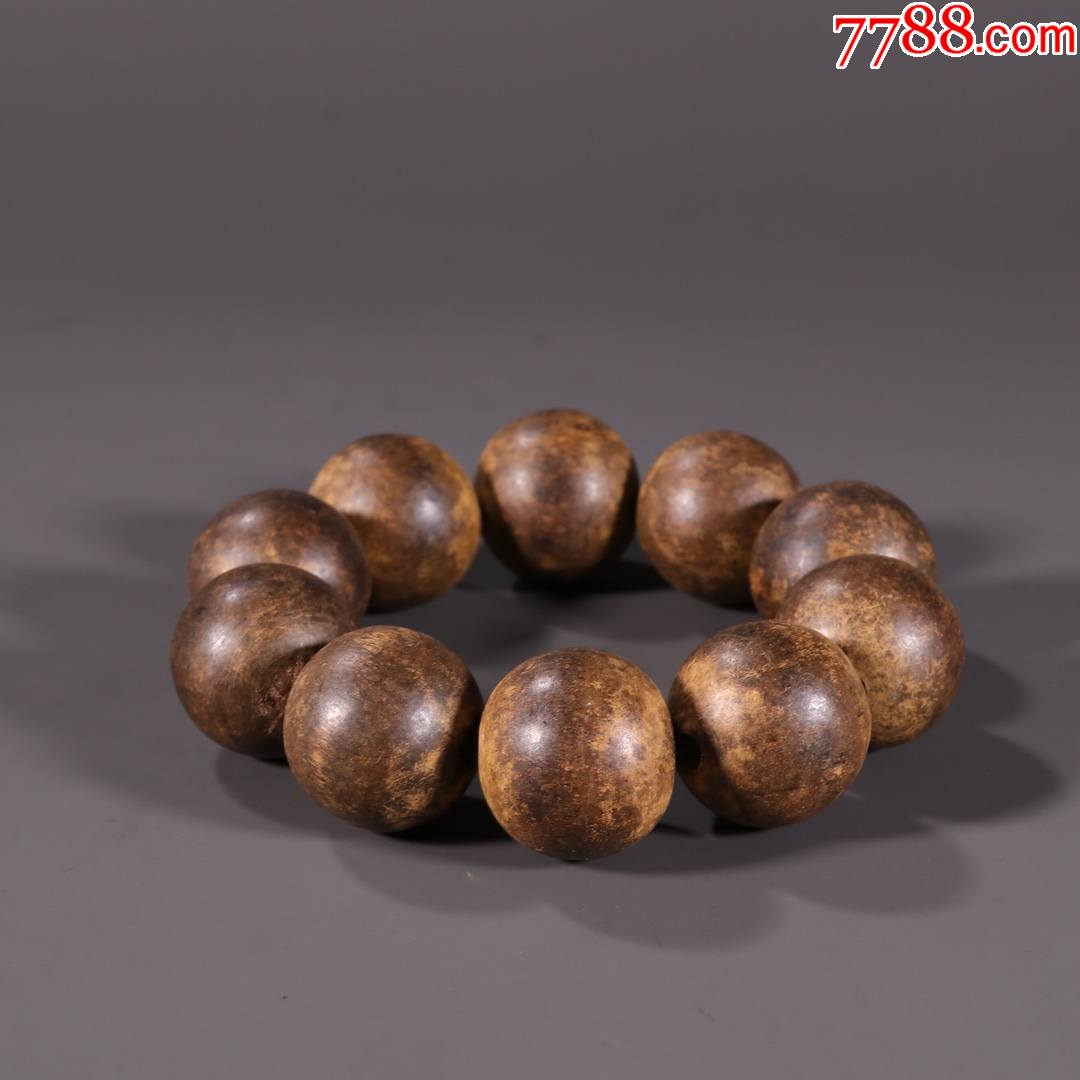 旧藏名贵沉香大圆珠手串