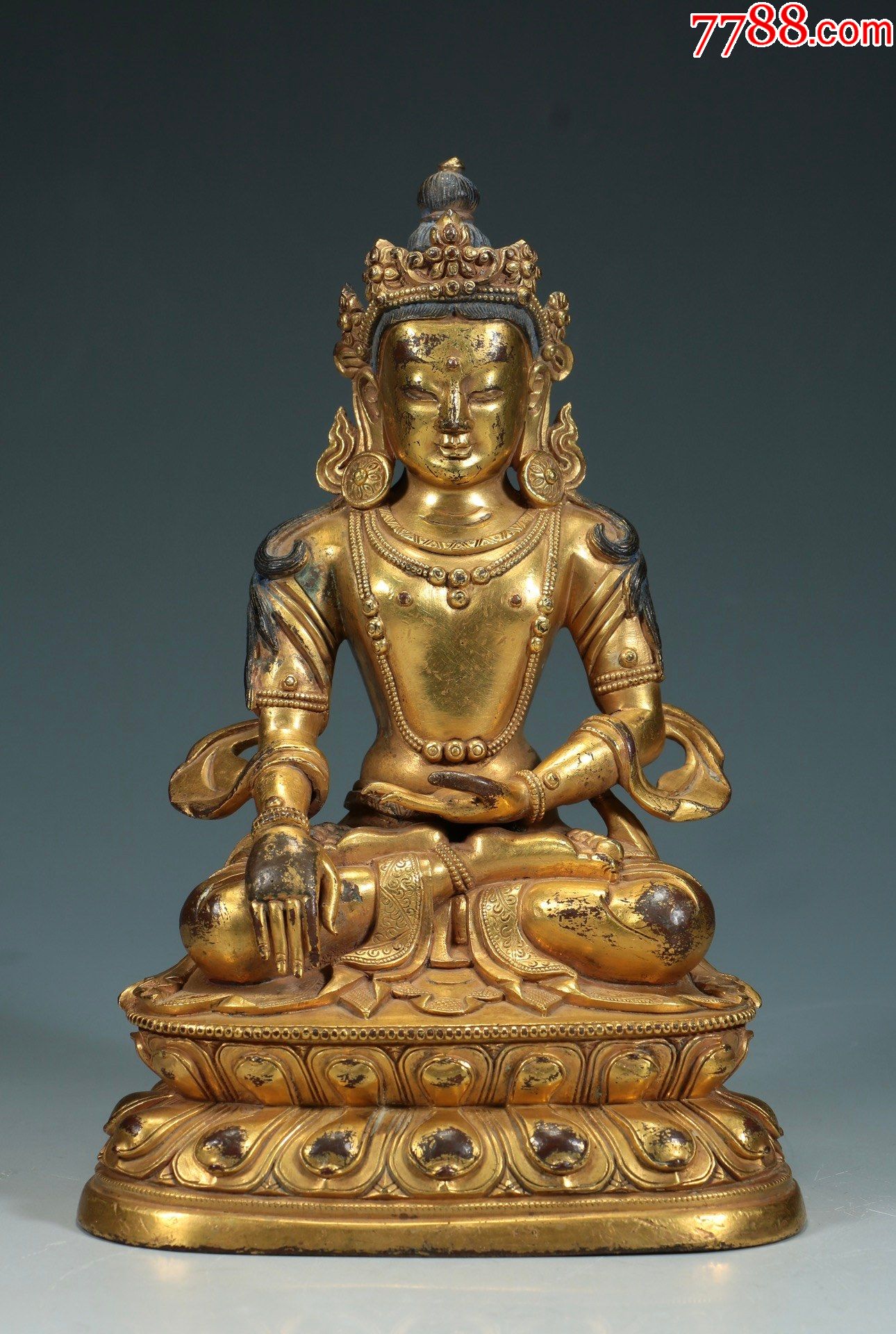 铜鎏金无量寿佛像