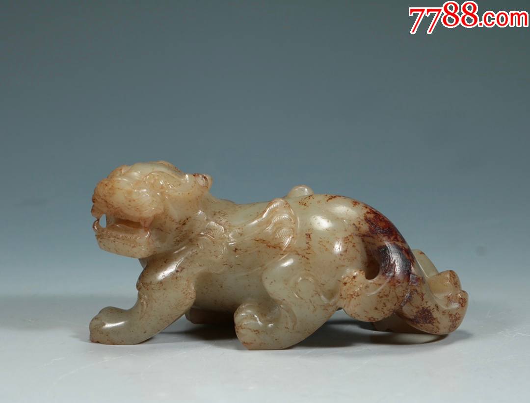 旧藏和田玉圆雕瑞兽摆件