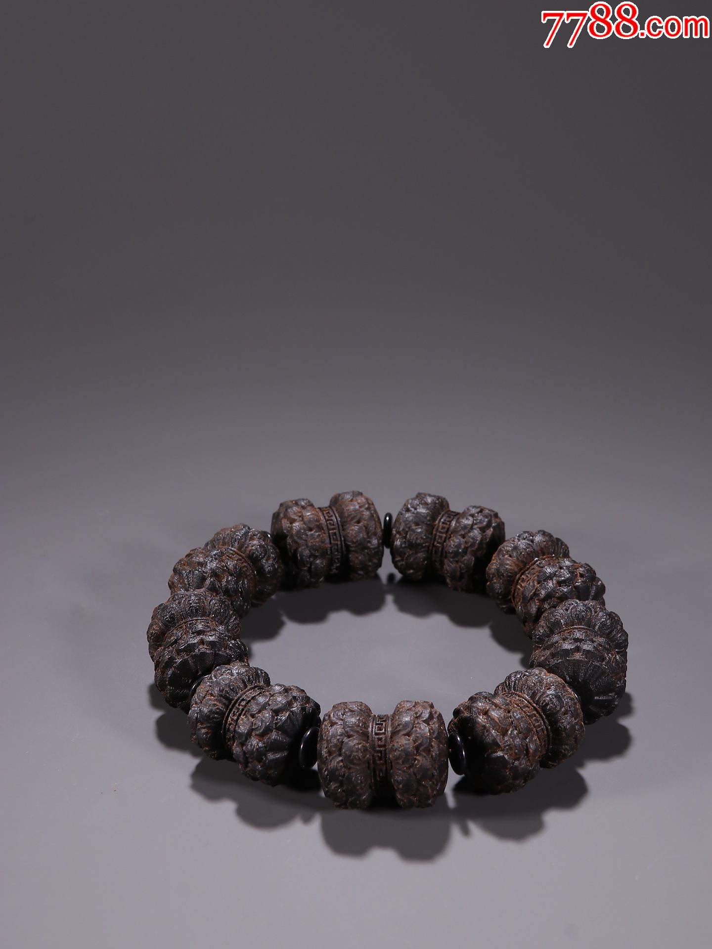 沉香束腰莲花珠手串