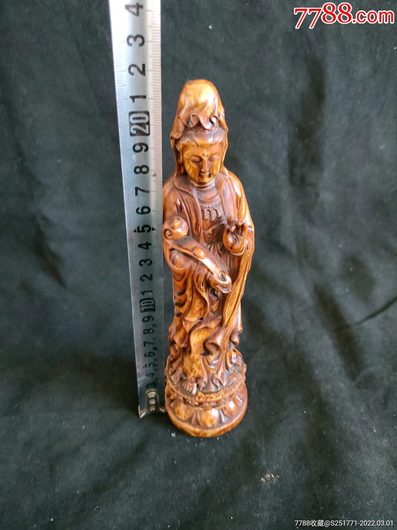 黄杨木观音摆件一个