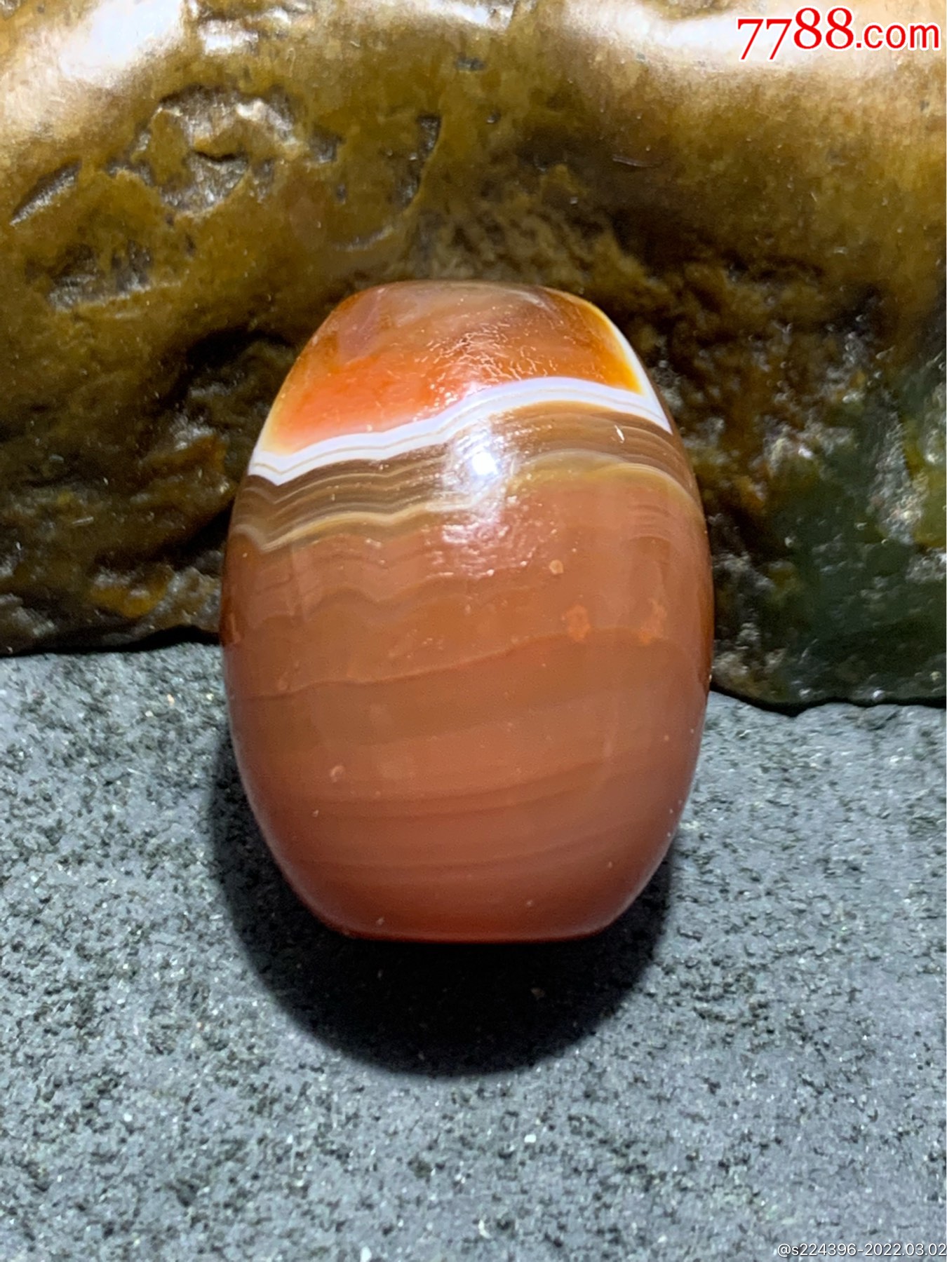 精美高玉化风化纹玛瑙桶珠一颗