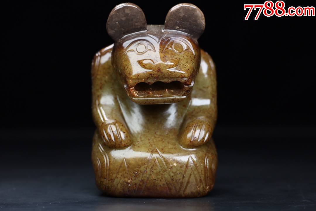 旧藏和田玉商周玉熊