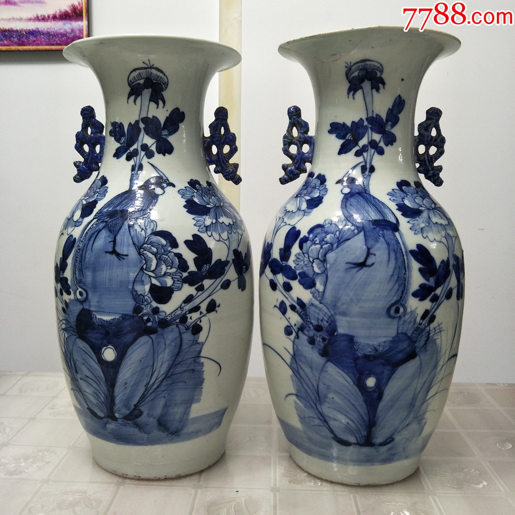 清代青花锦鸡牡丹胆瓶一对画工精美包老包邮都是口部瑕疵其余完好