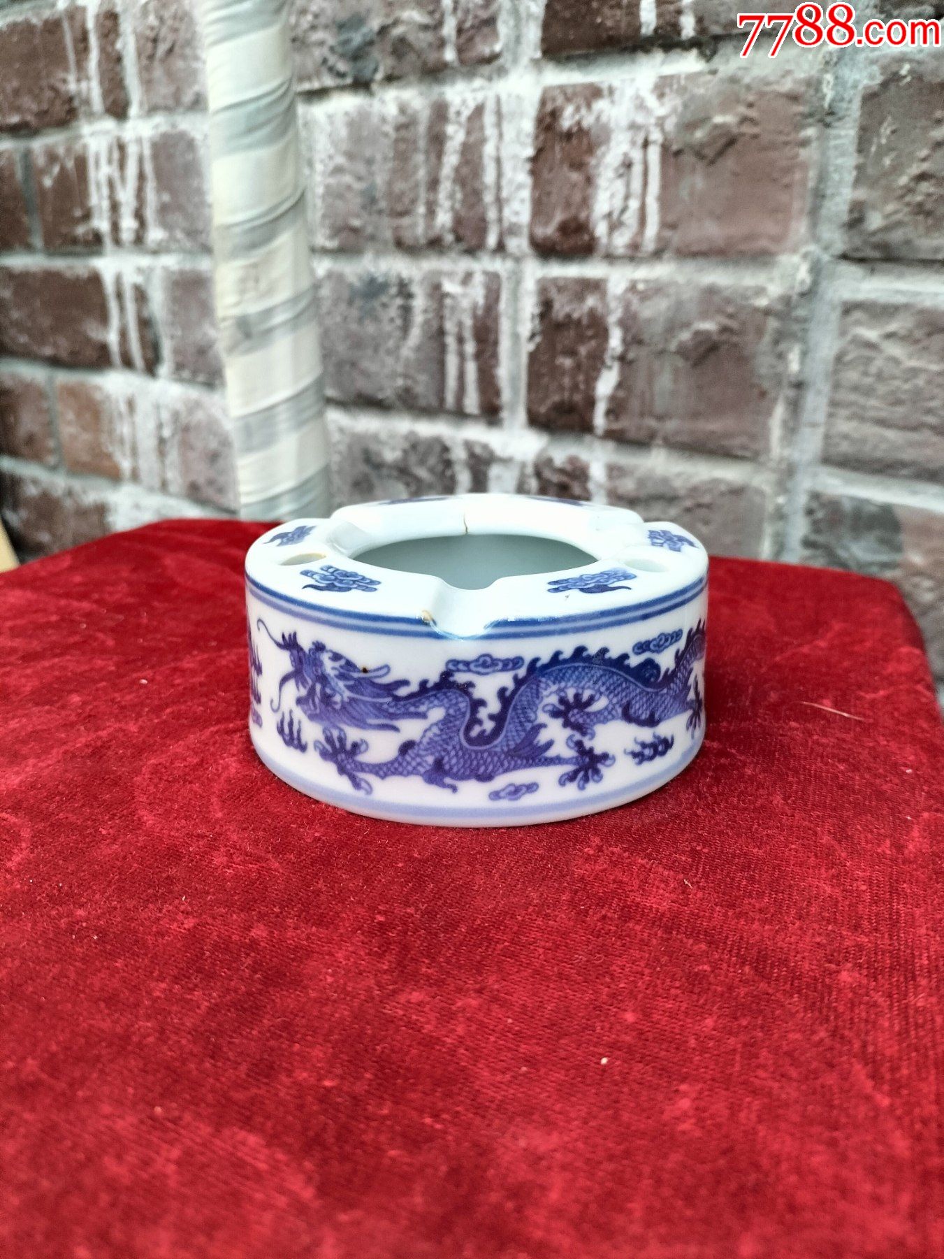 八十年代青花瓷双龙戏珠图烟灰缸完美品相