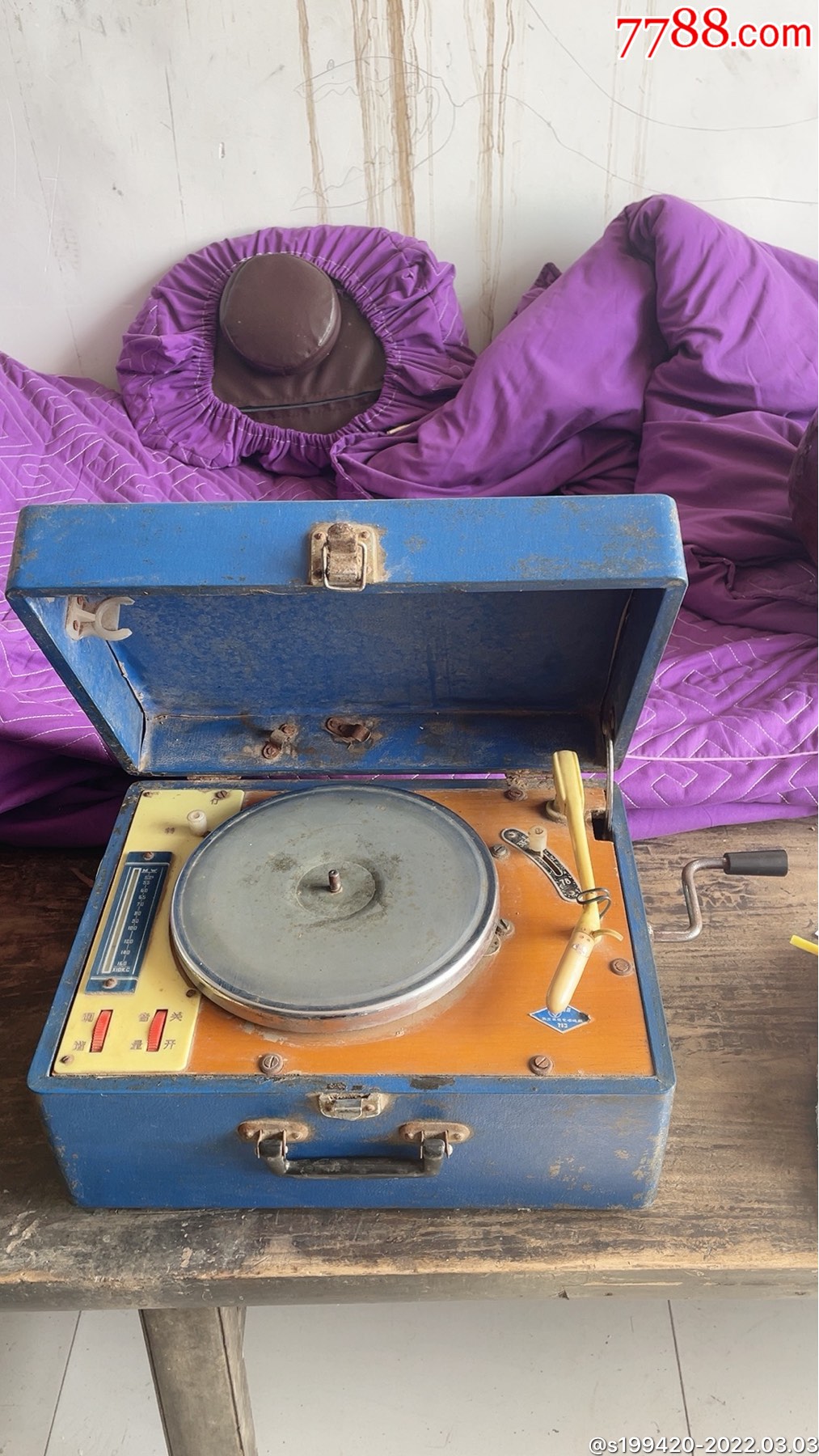 五十年代凌燕牌手摇老唱机北京无线电唱机厂生产长35宽26高17正常用