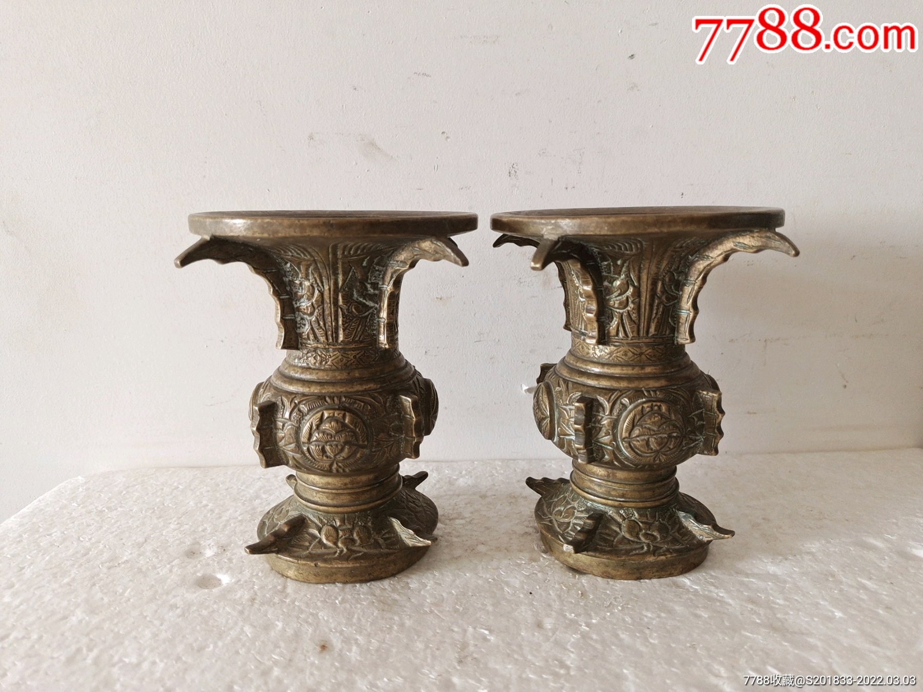 铜花觚一对