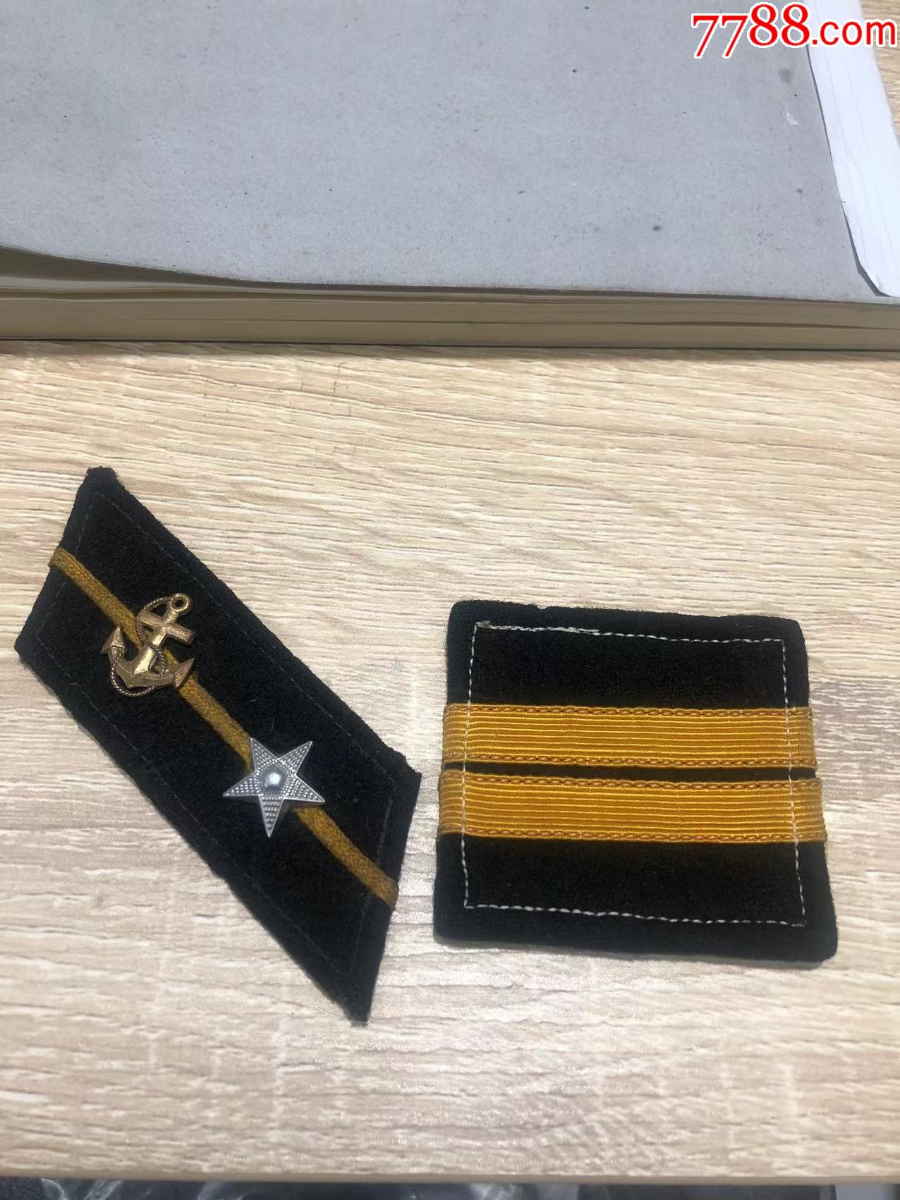 55式海军中士领章和方块肩牌两个单只合售
