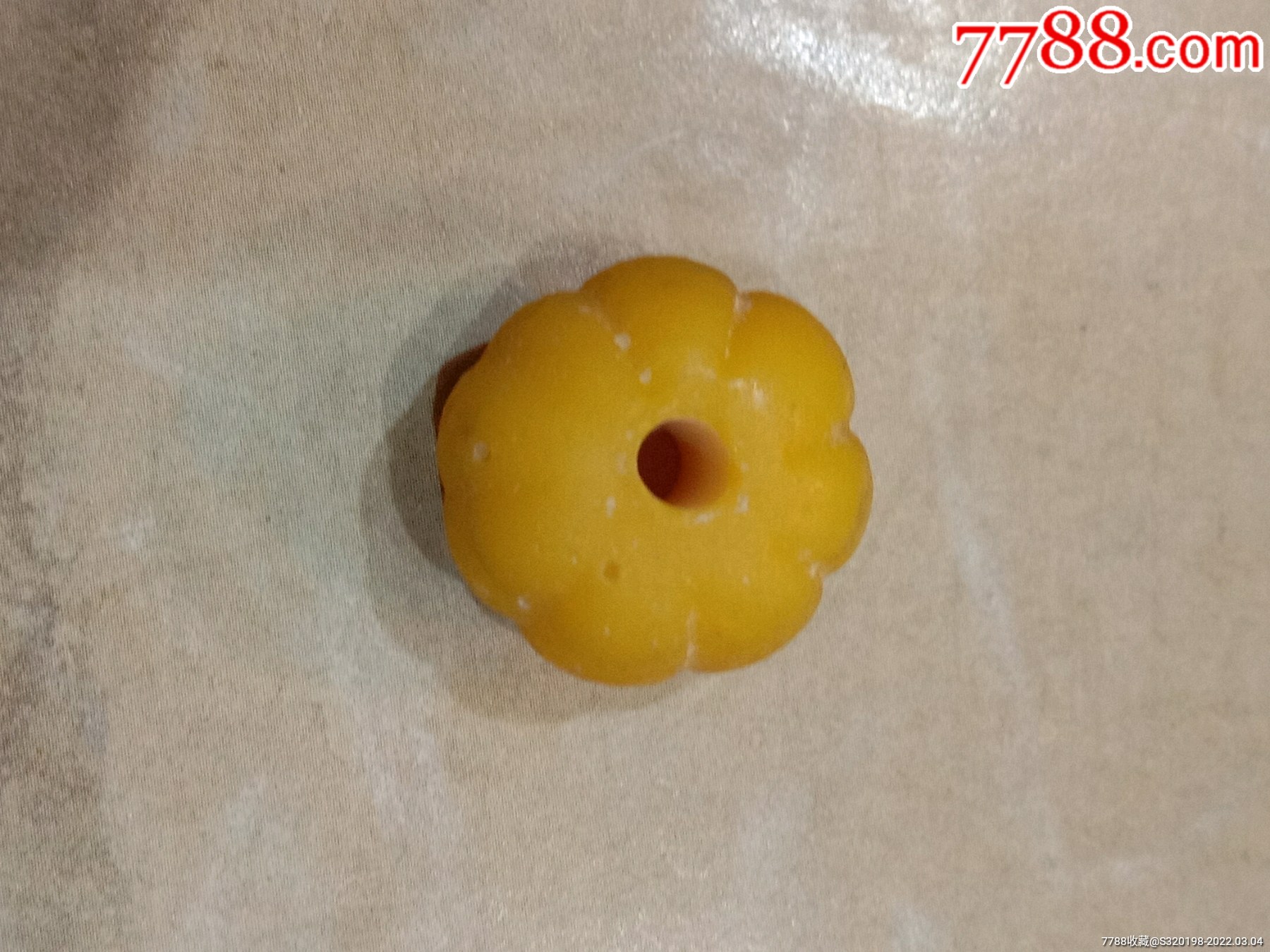 黄色琉璃瓜棱珠