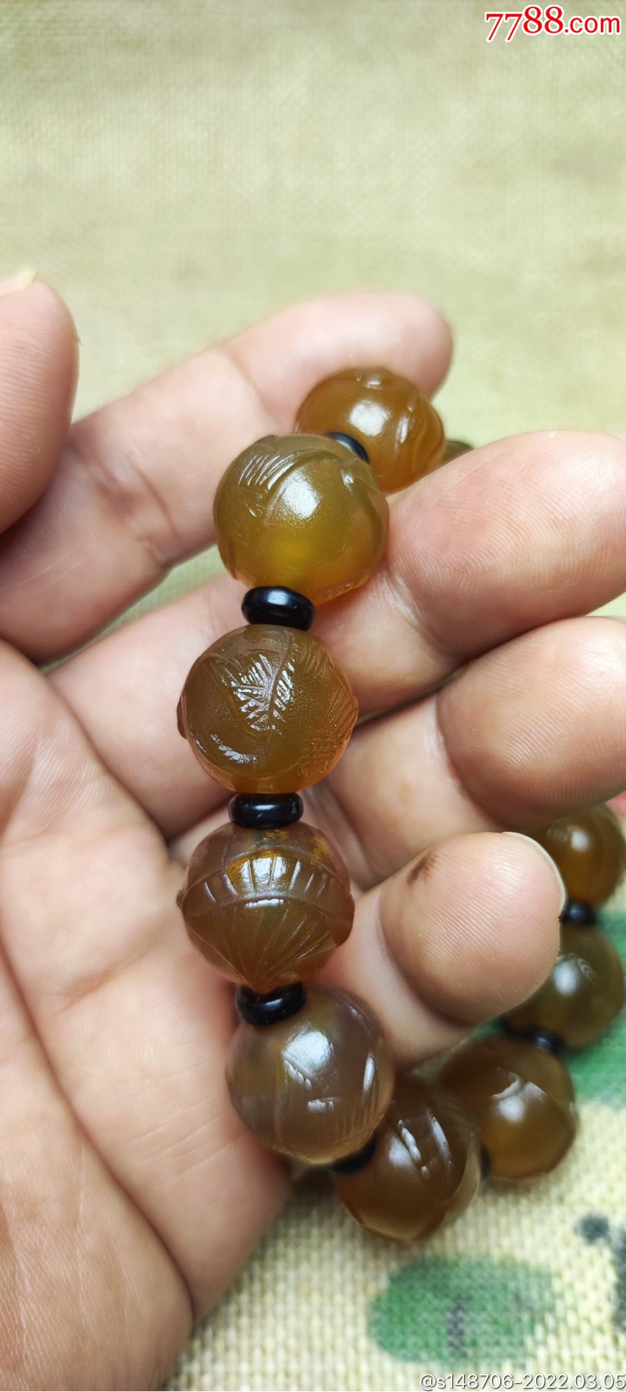 旧藏创汇时期西亚冰糖色玛瑙辽金天鹅手串