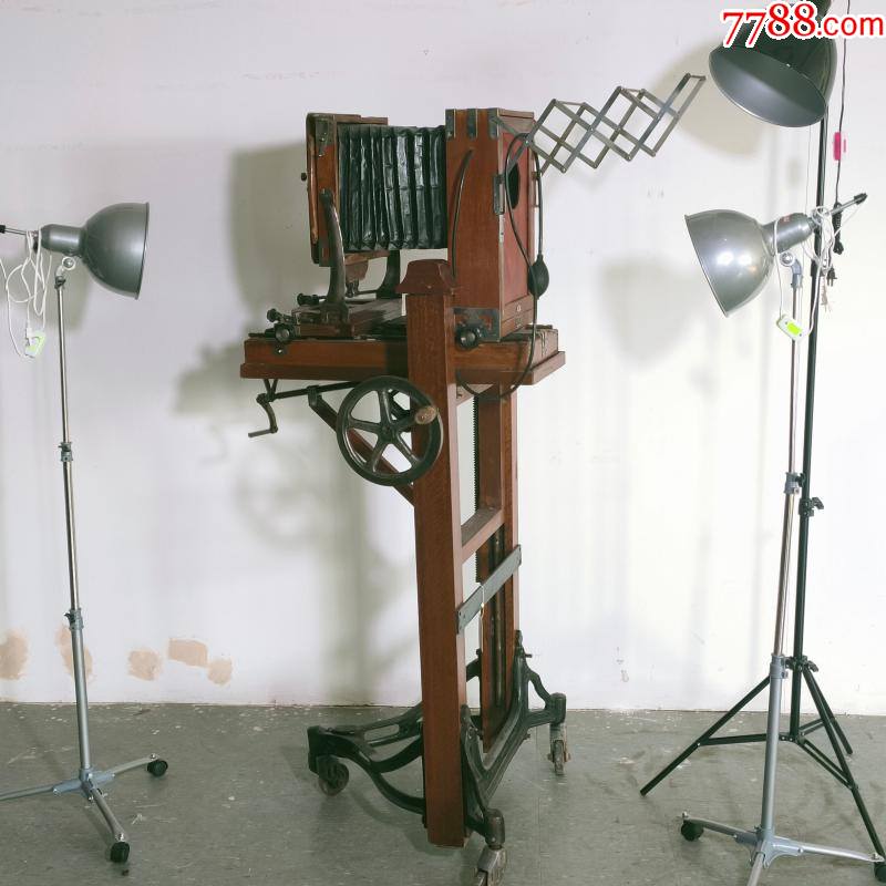 文革古董怀旧立式大型海鸥老式照相机落地老照相馆室内老相机摆件