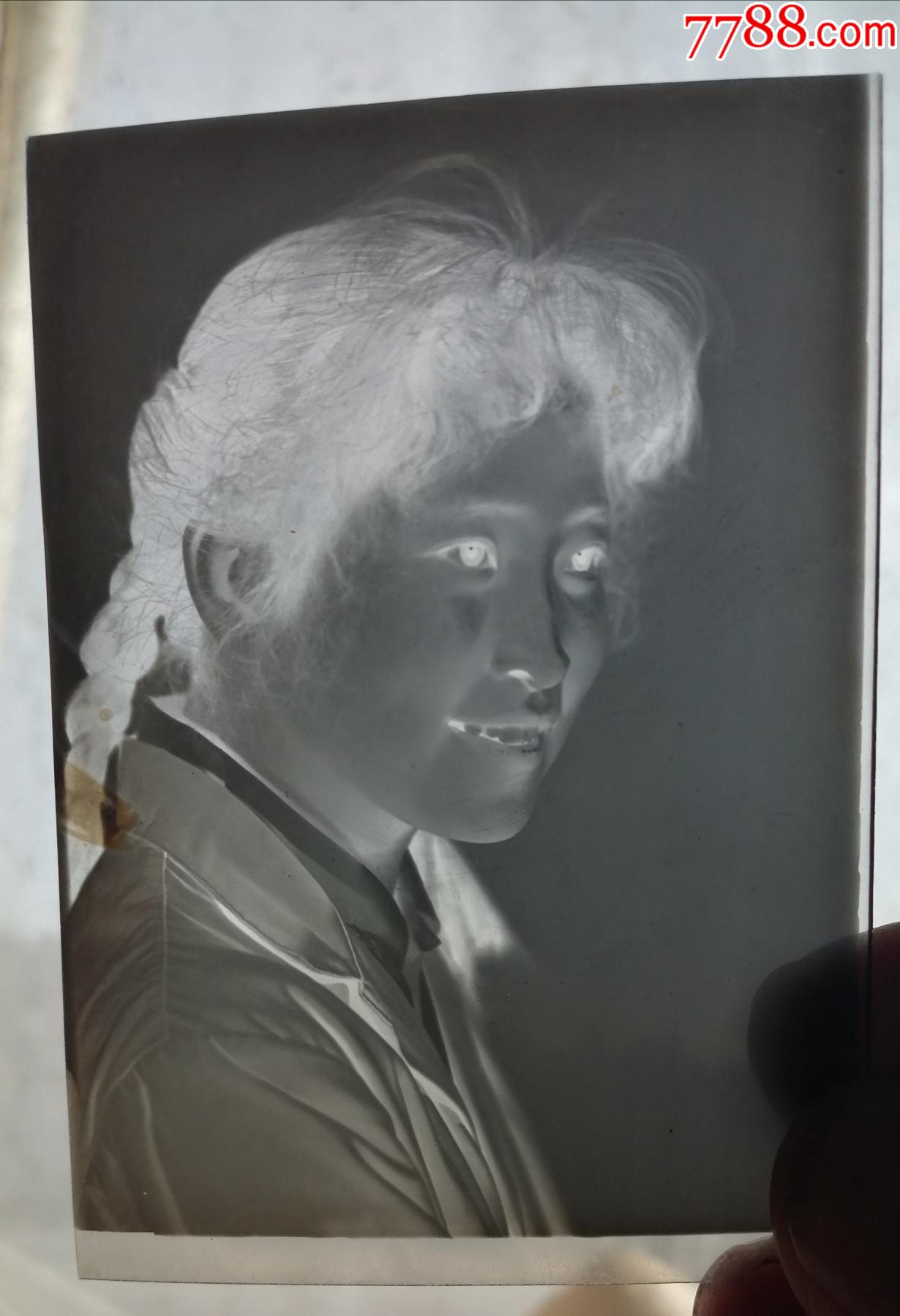 黑白底片68cm大辫子美女