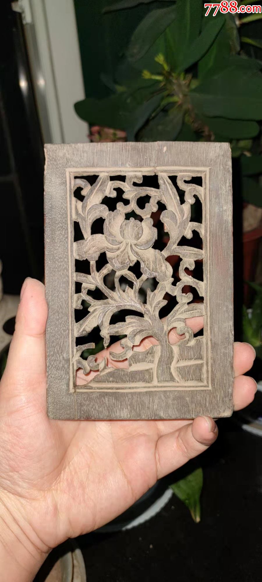老木雕花板镂雕
