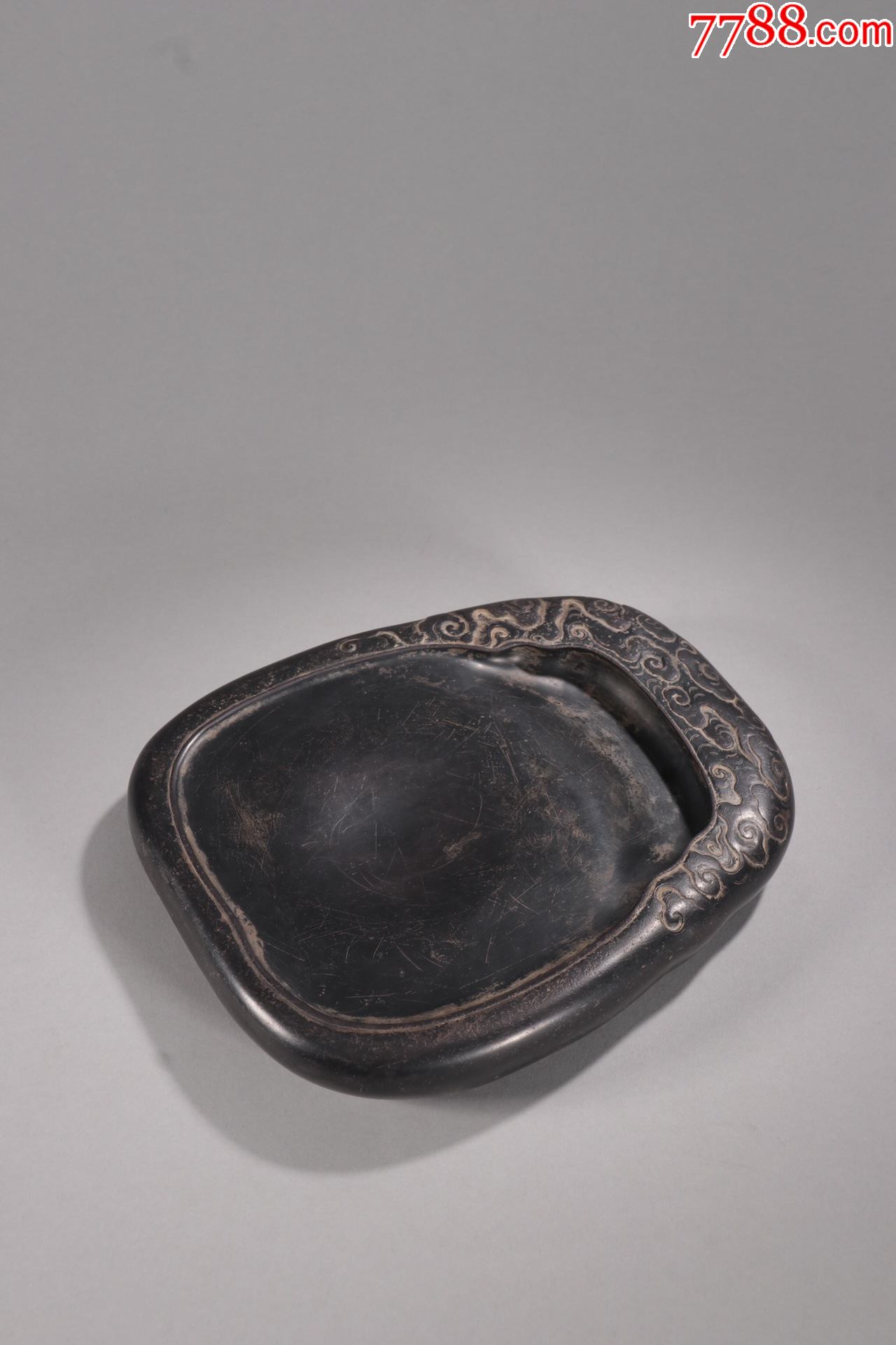 旧藏白石老坑端石祥云纹砚台