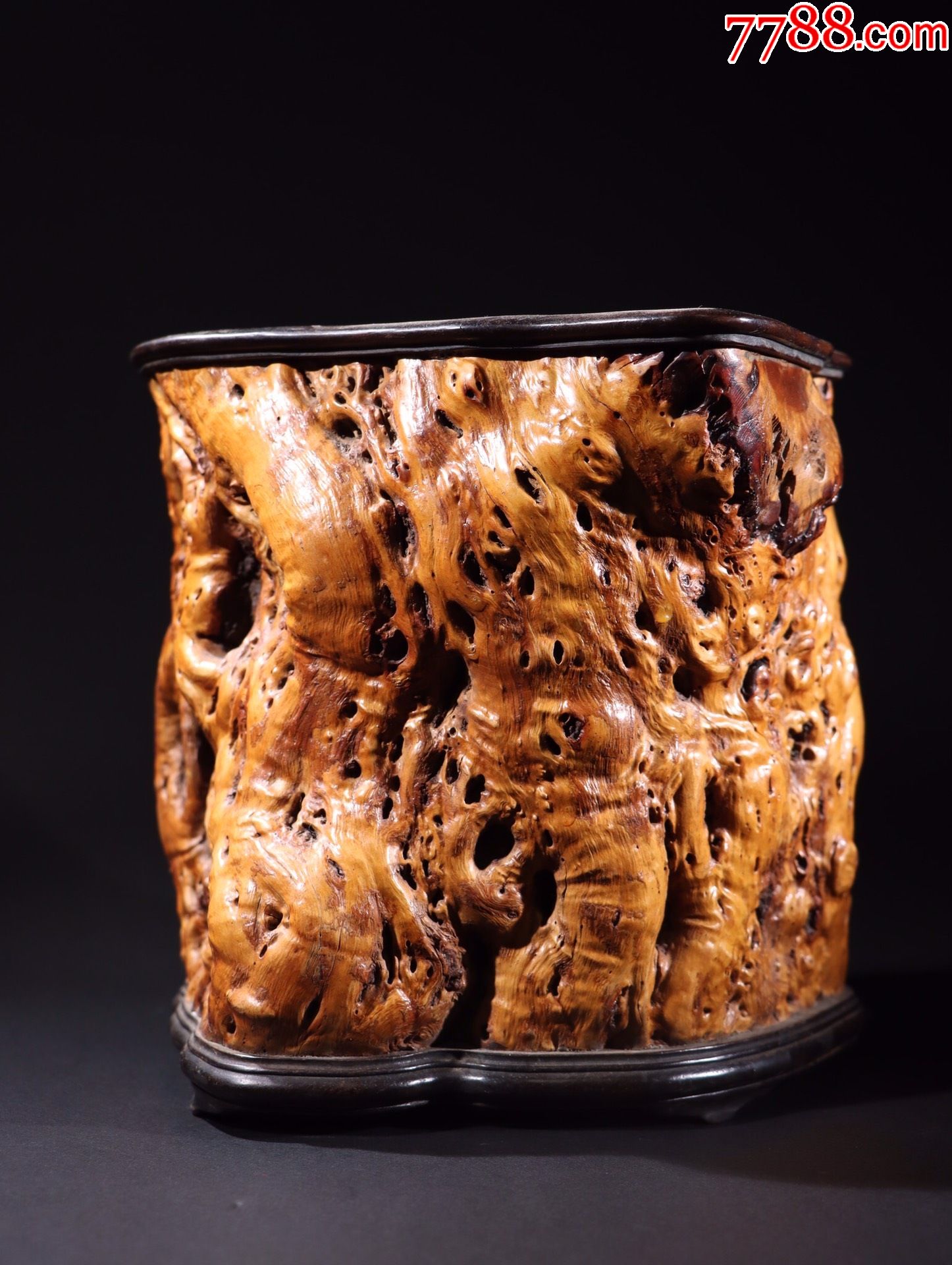 天然龙眼木镶紫檀笔筒