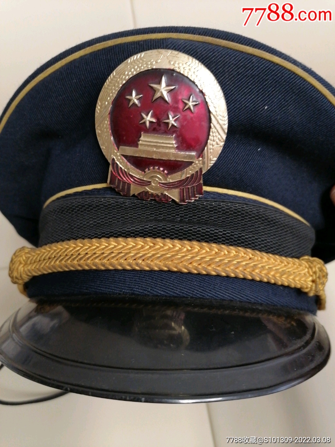 警察大檐帽帽徽图片