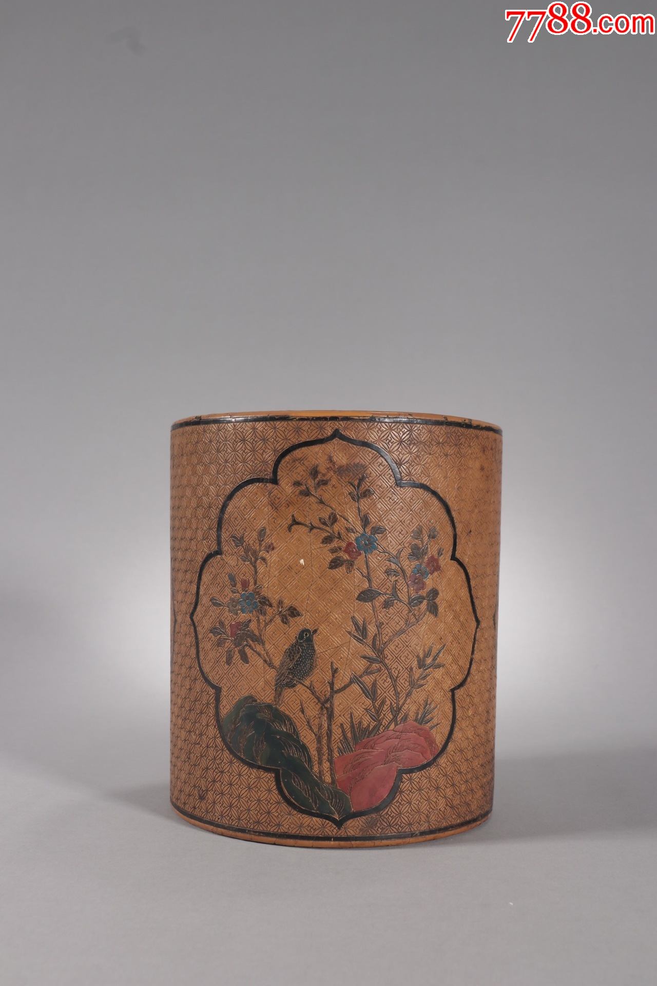 木胎漆器开窗花鸟纹笔筒