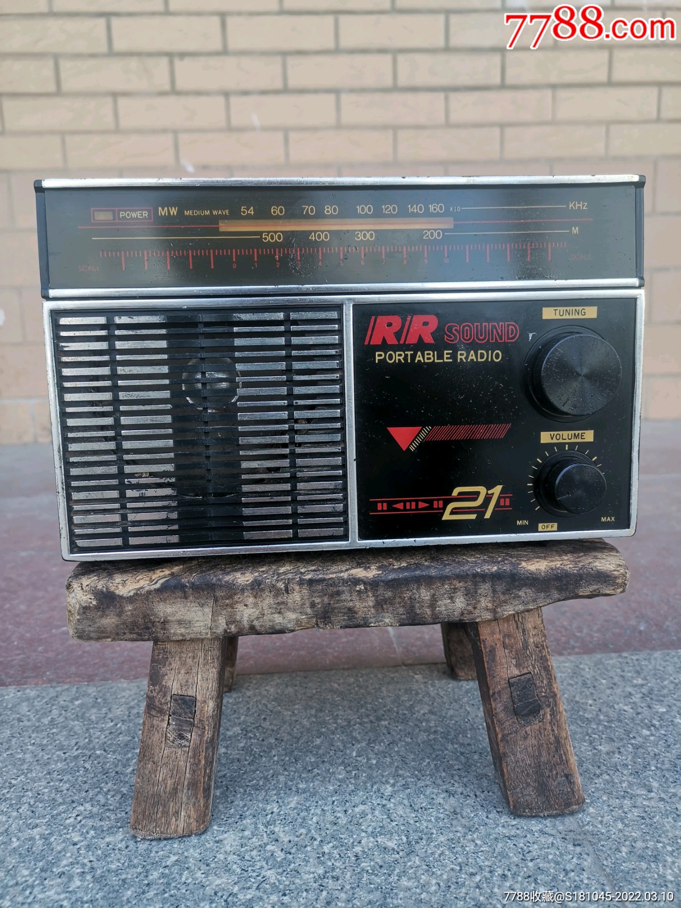 外国进口三节电池微型收音机