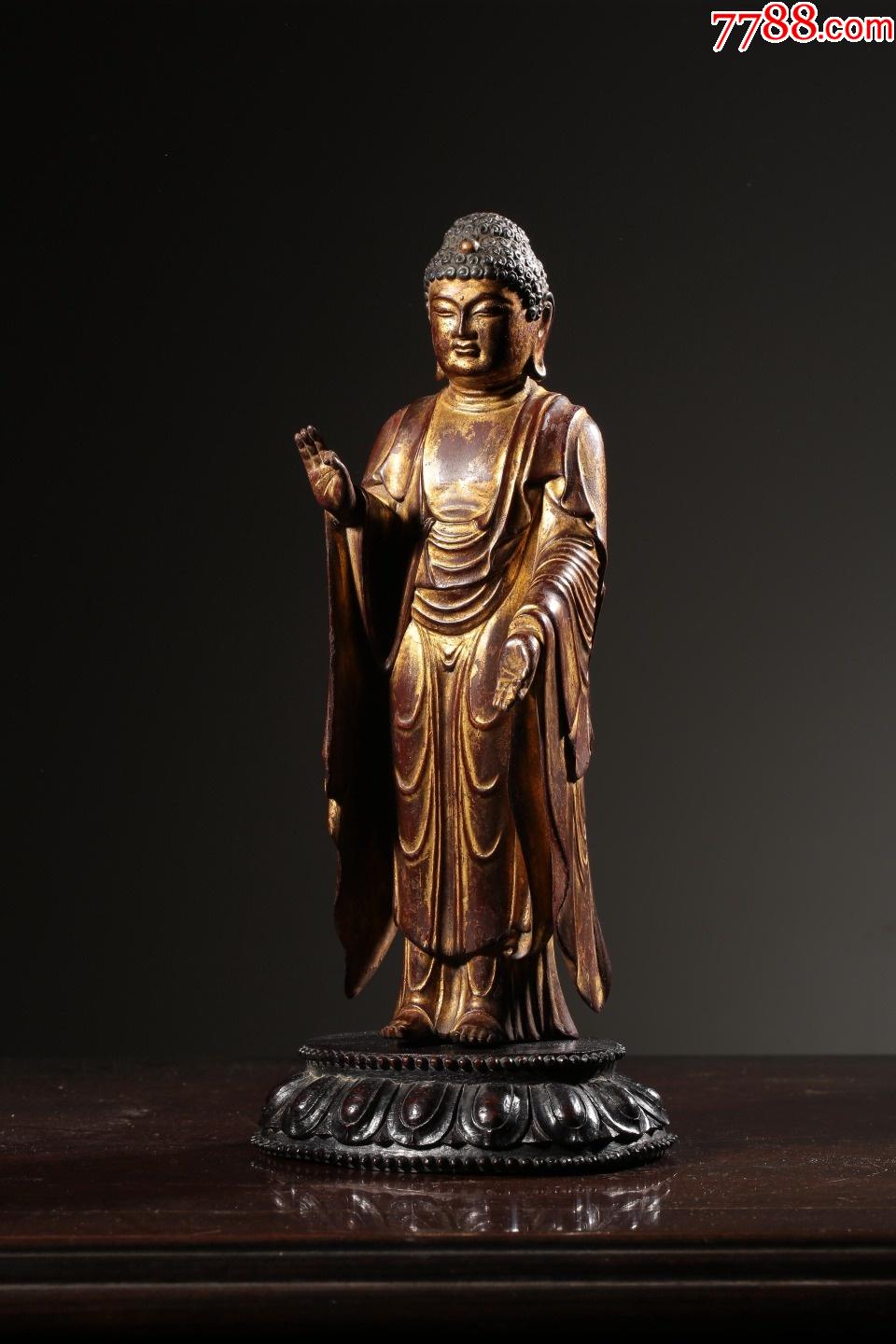 檀香木漆金雕释迦牟尼佛