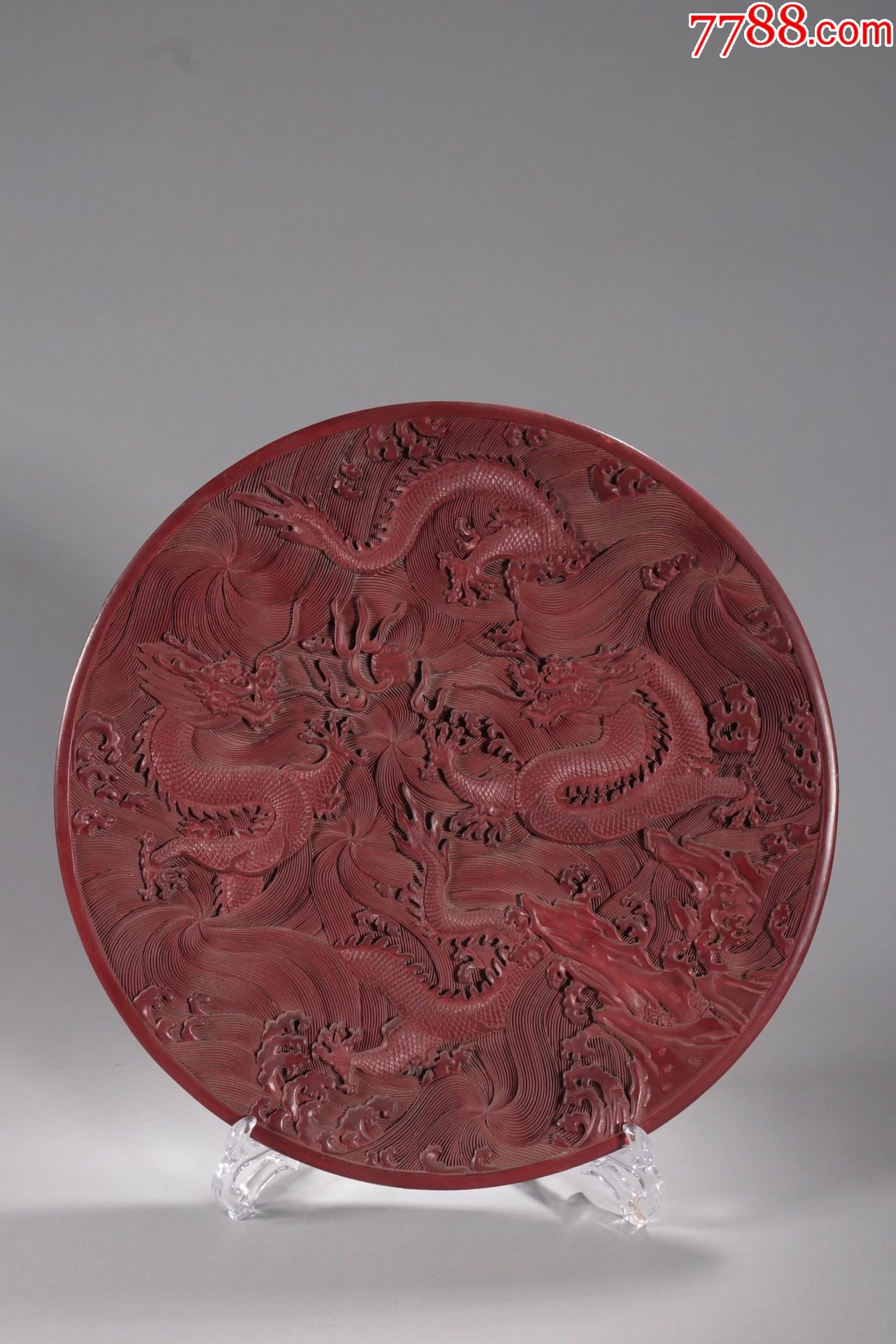 剔红漆器双龙戏珠盘
