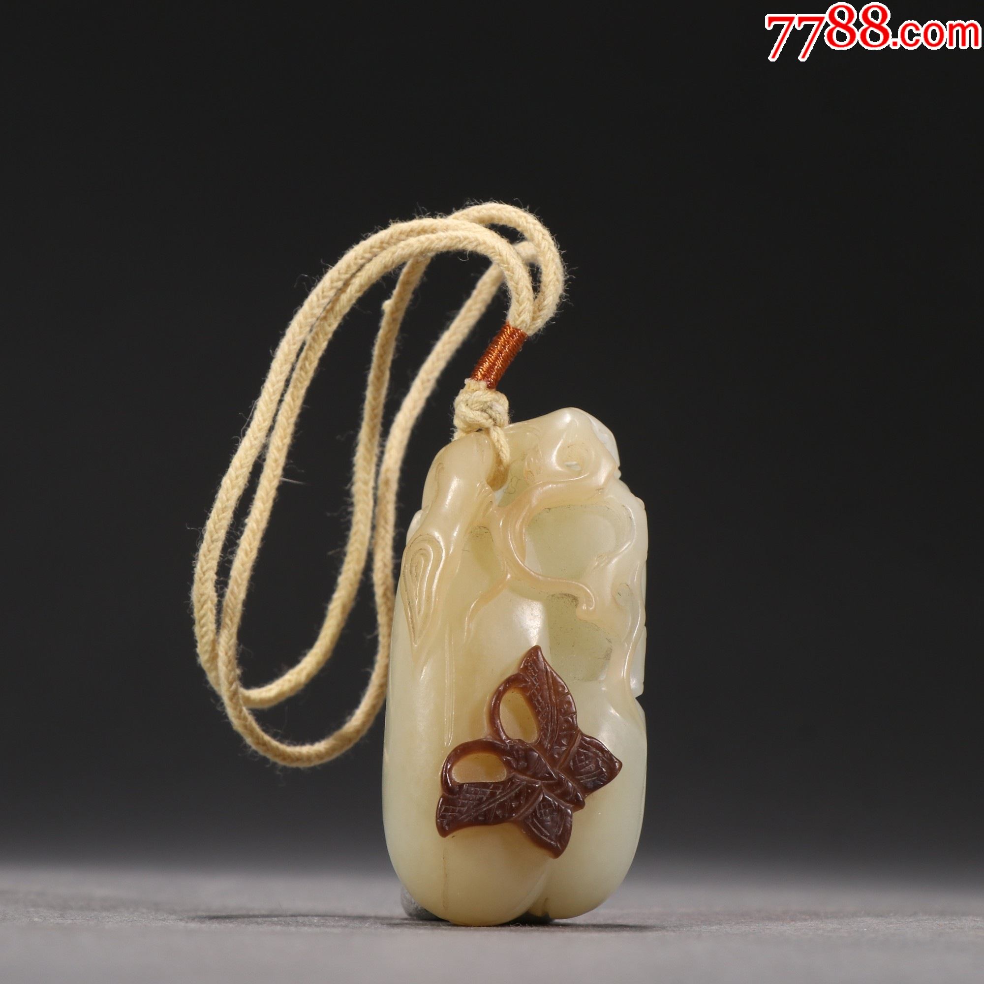 和田籽料巧雕蝴蝶纹瓜果雕件a21s45f