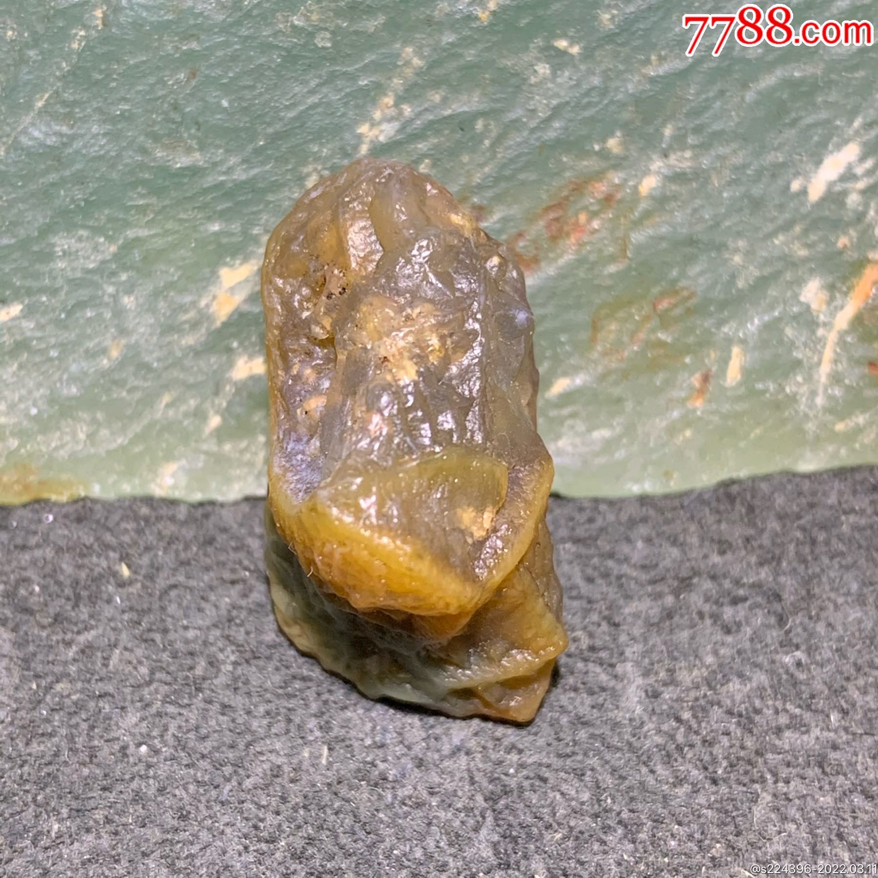 精美戈壁筋脉石小原石一颗