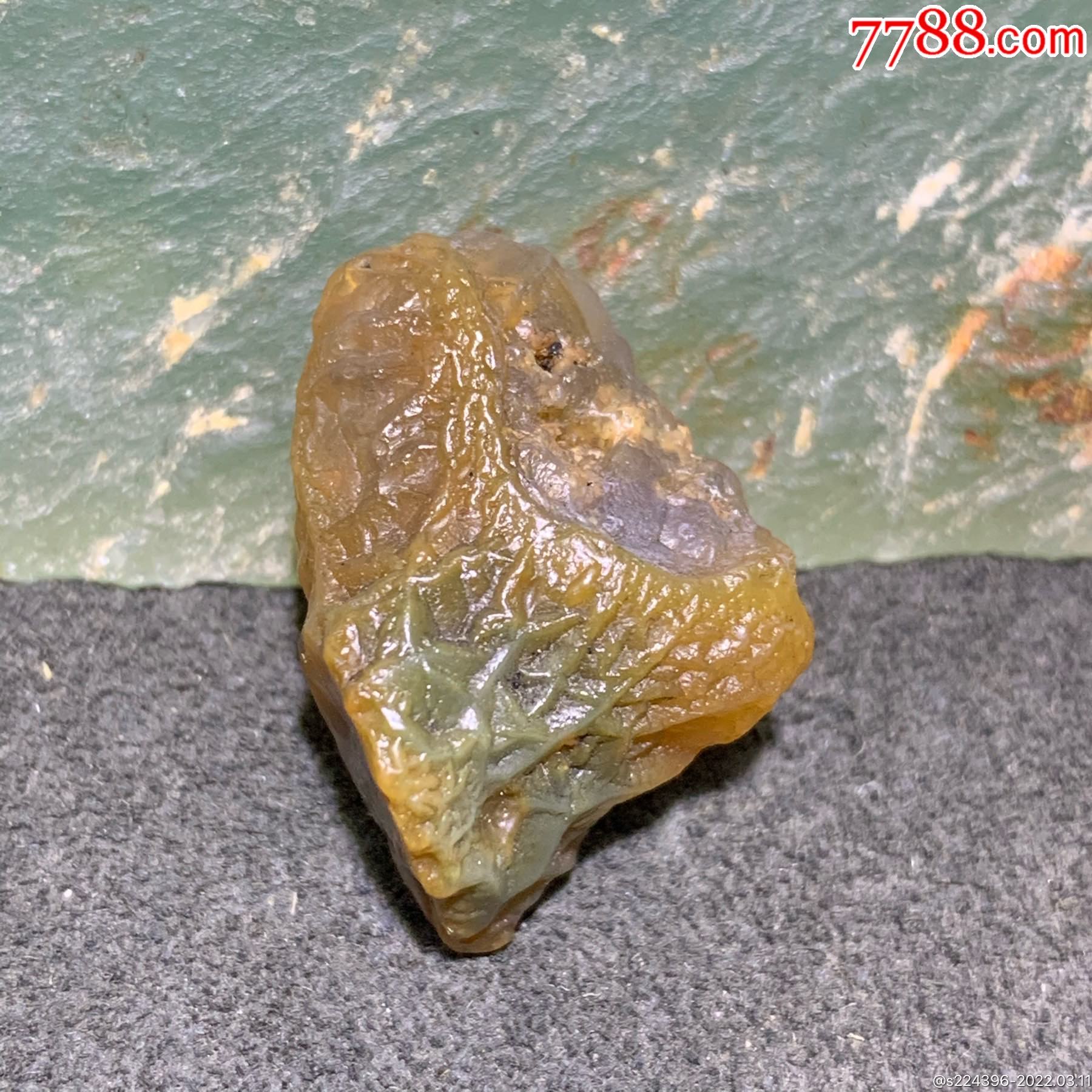 精美戈壁筋脉石小原石一颗