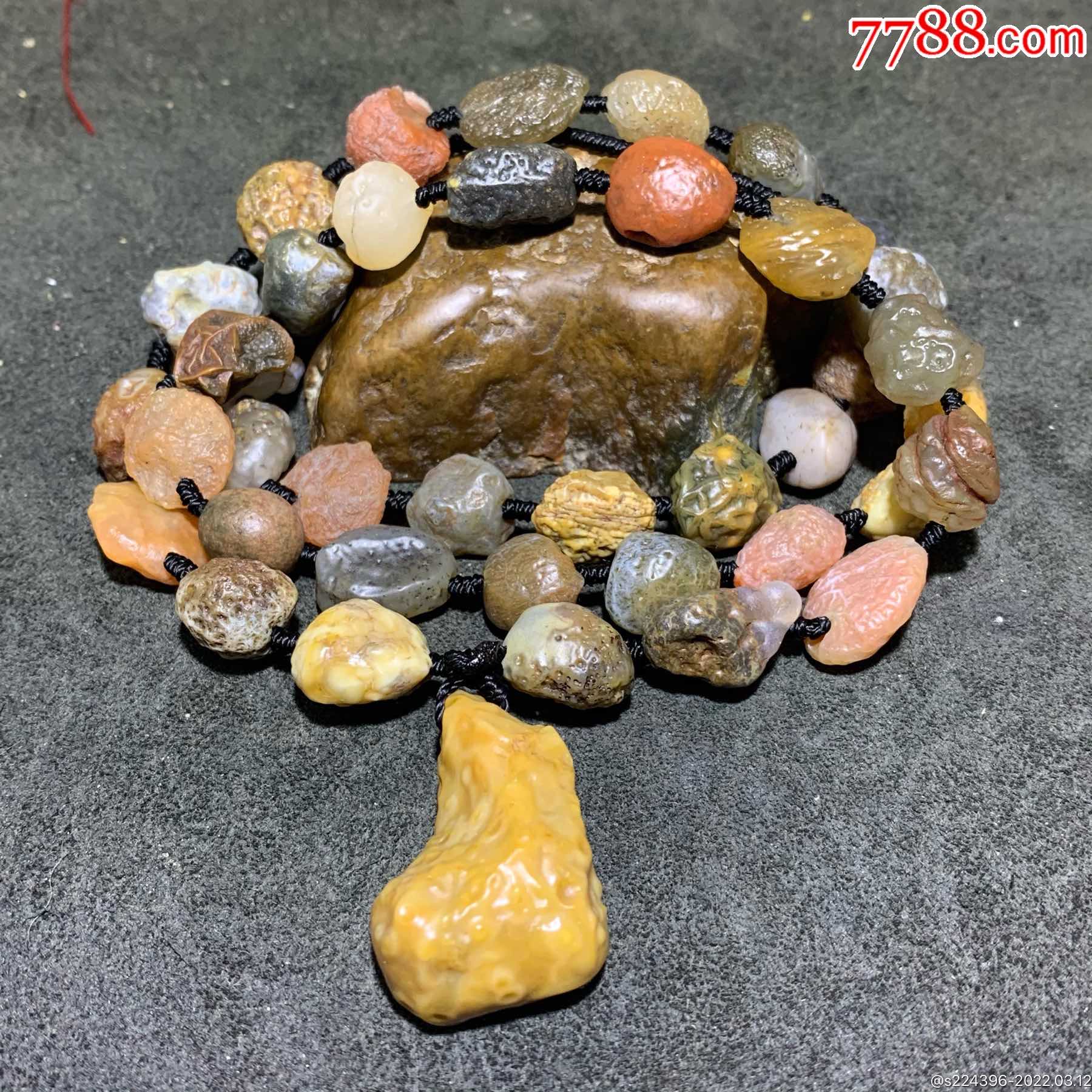 精美戈壁老料筋脉石项链一条