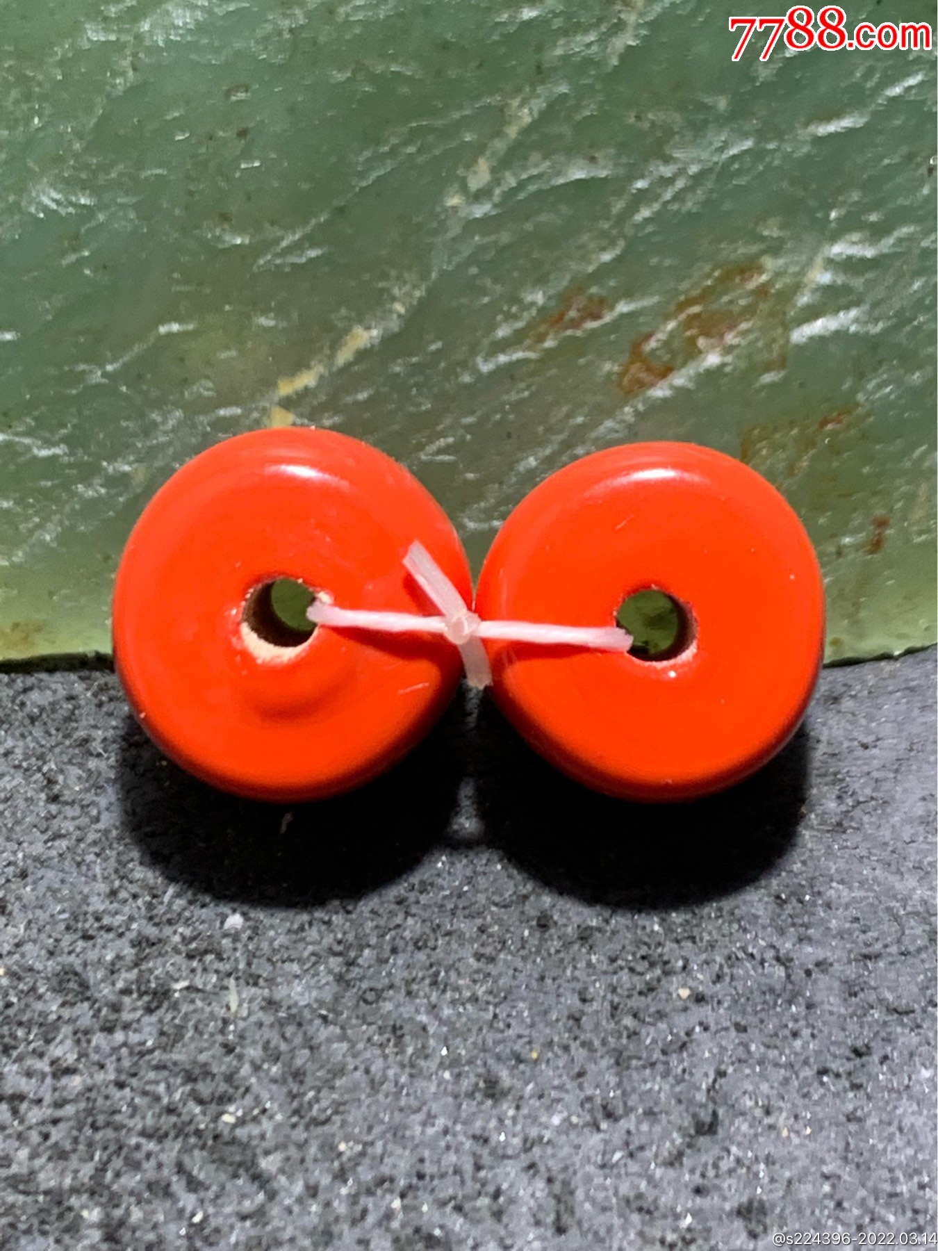 建国前后库存仿珊瑚琉璃墩子珠一对