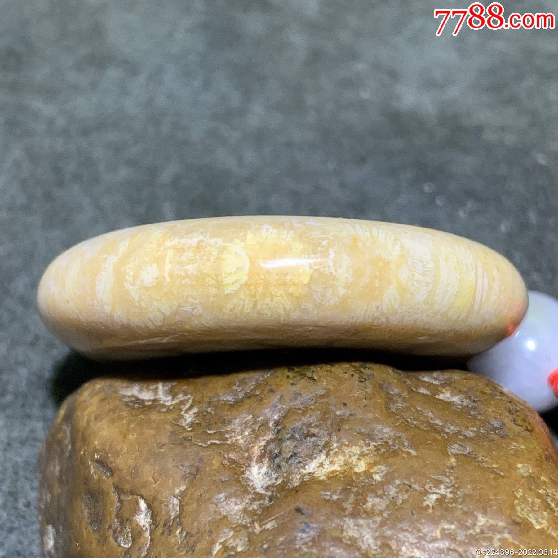 精品高玉化大花珊瑚玉平安扣把件一个