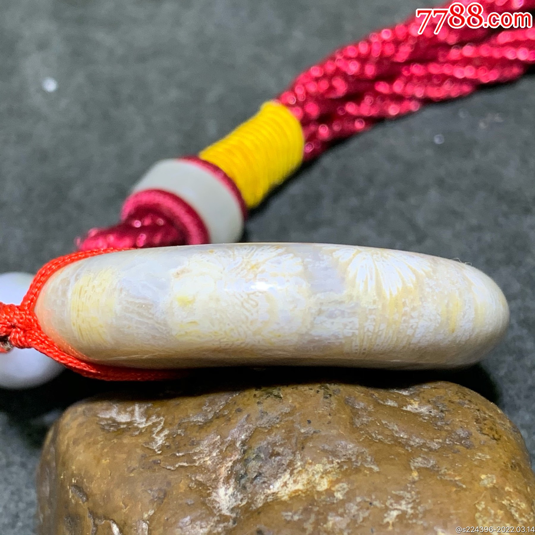 精品高玉化大花珊瑚玉平安扣把件一个