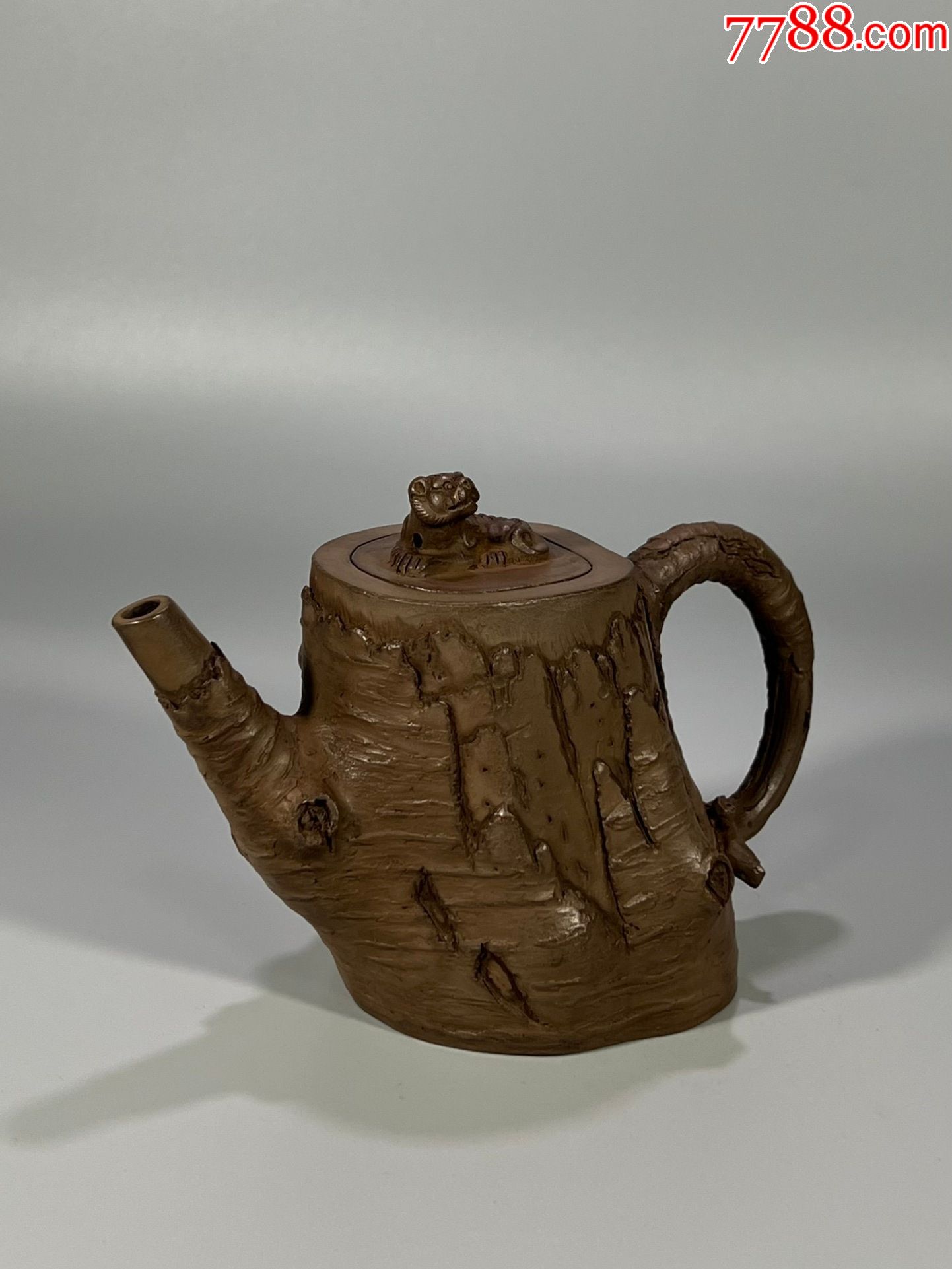 紫砂卧虎树桩壶