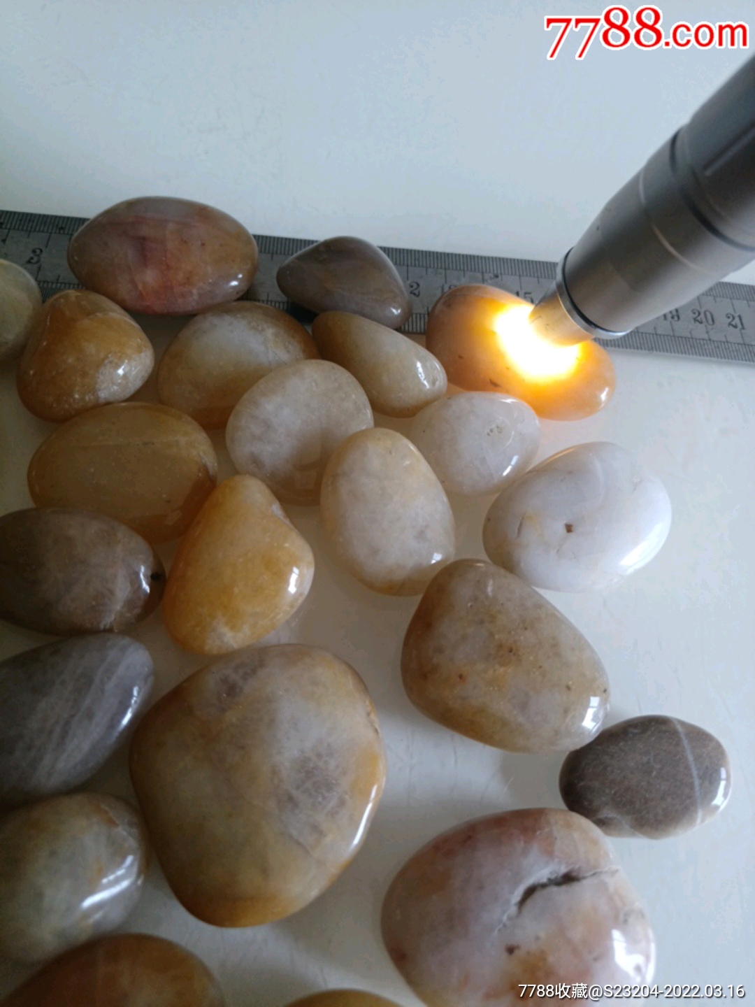 雨花石蛋白石一堆