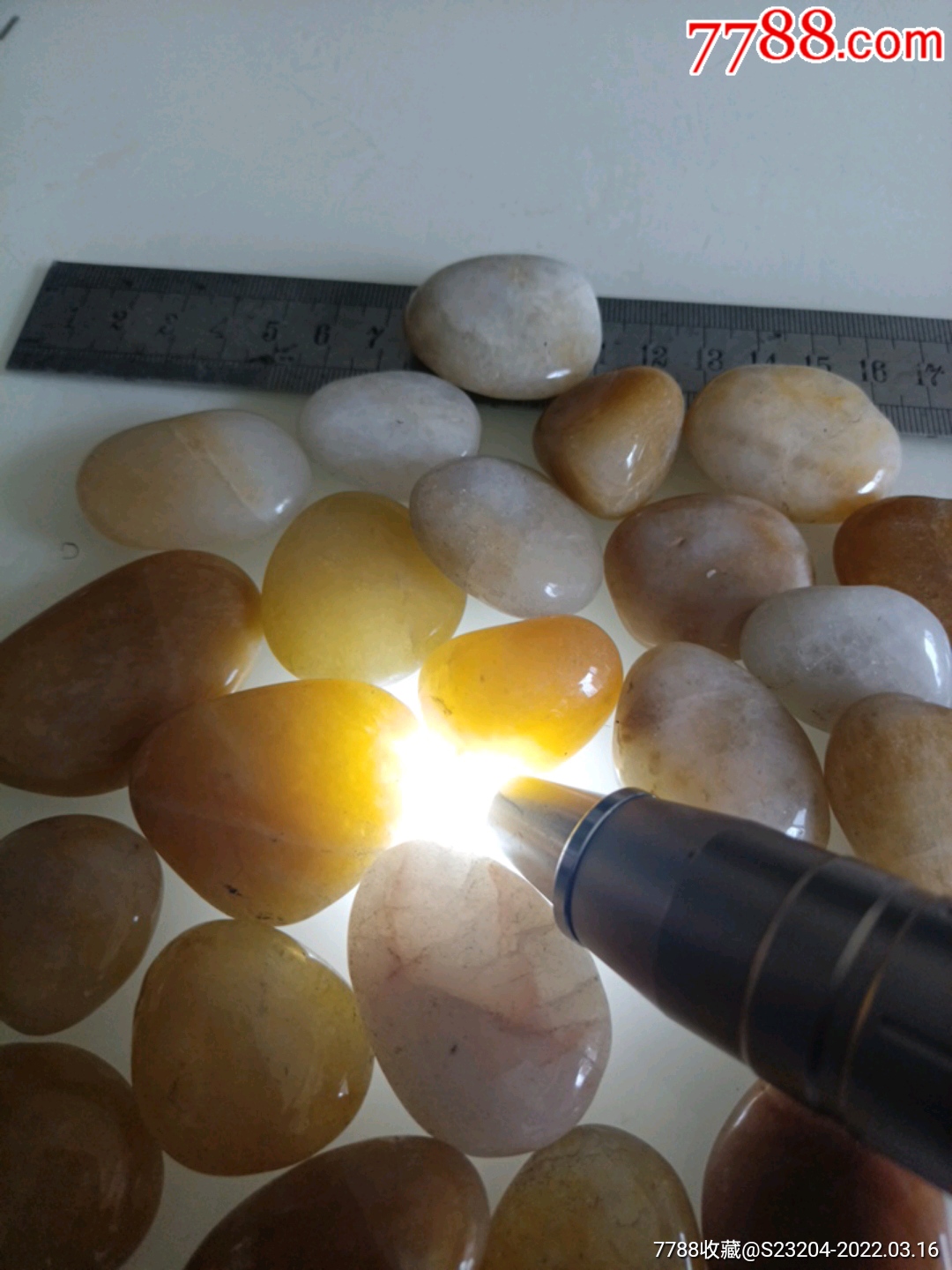 雨花石蛋白石一堆