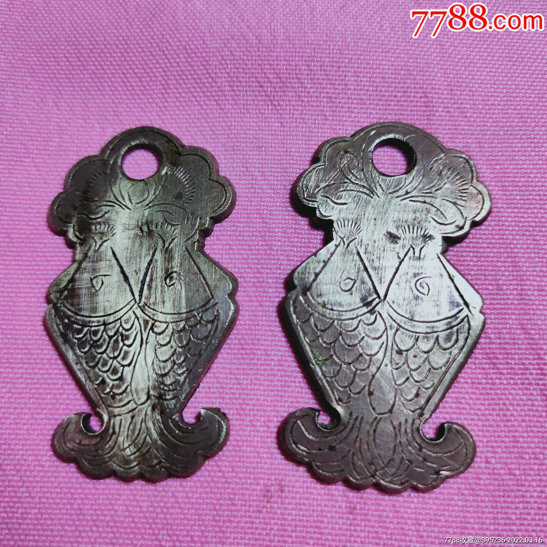 一对漂亮可爱雕刻精美的铜双鱼小挂件