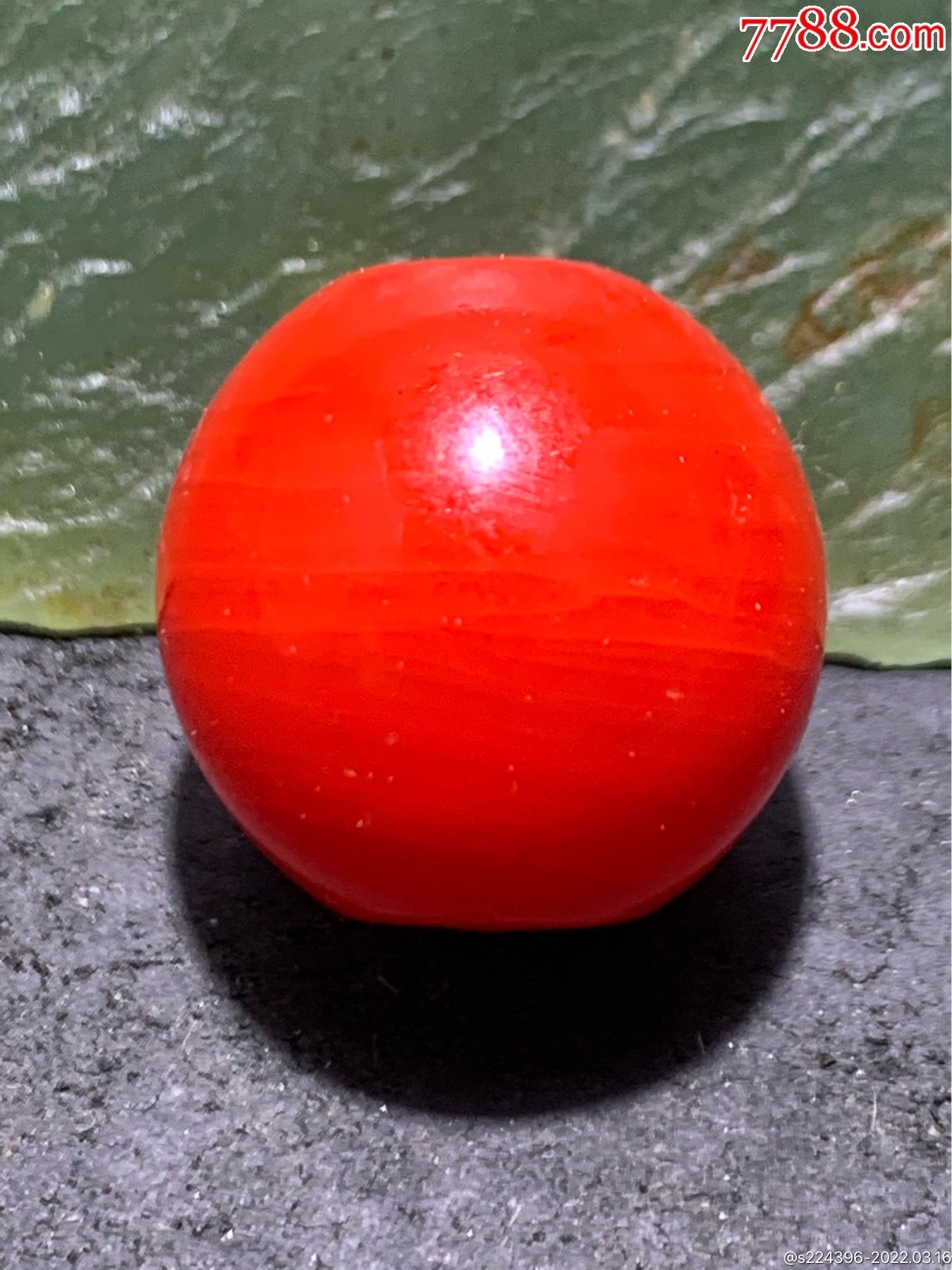 建国前后库存牛血红色琉璃苹果珠一颗