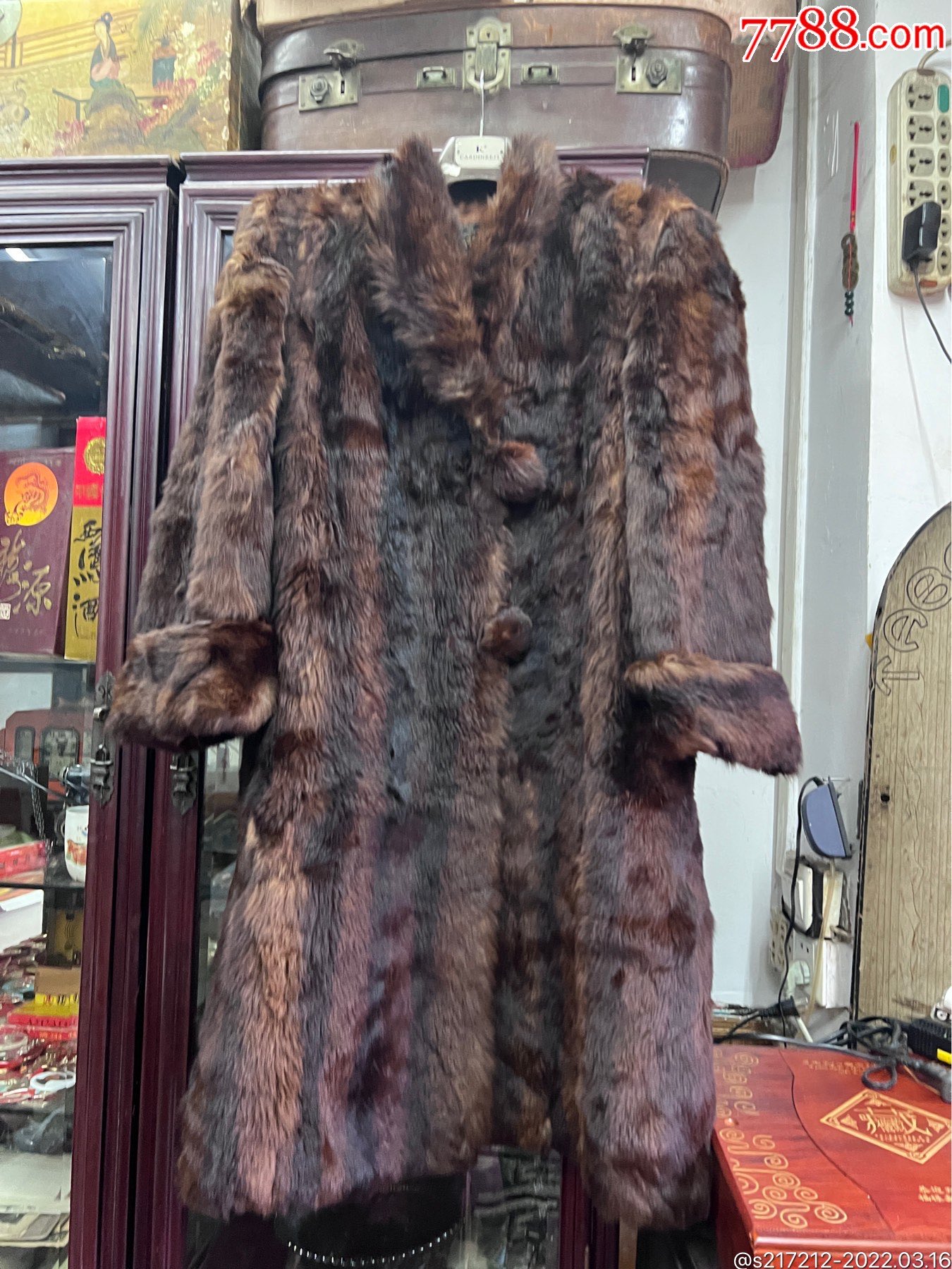 民国时期女性皮草大衣