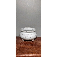 香炉（工艺品）。直径7.5cm高5cm。