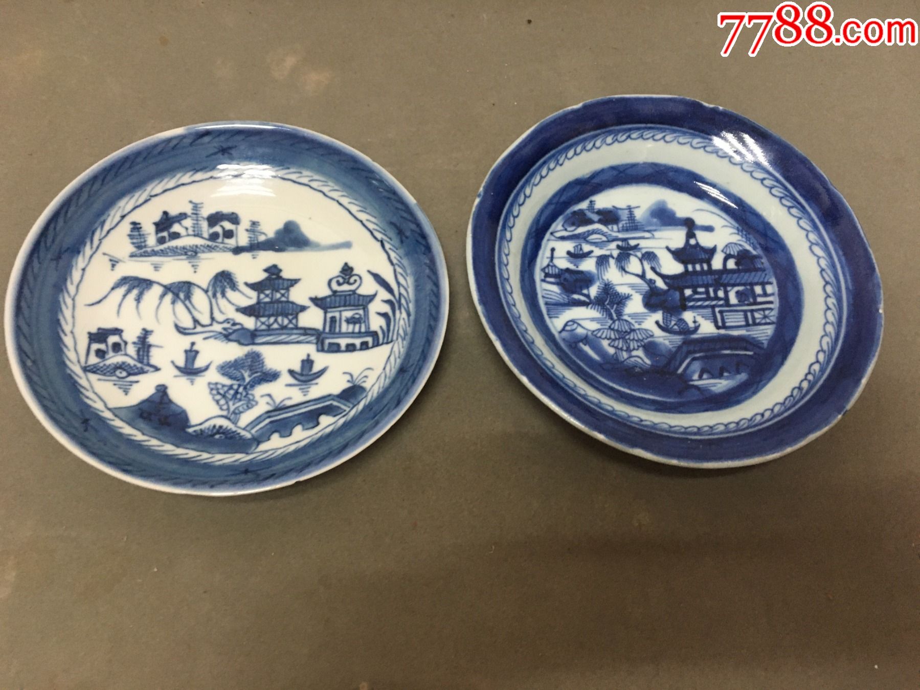 清三代山水风光青花瓷器盘一对