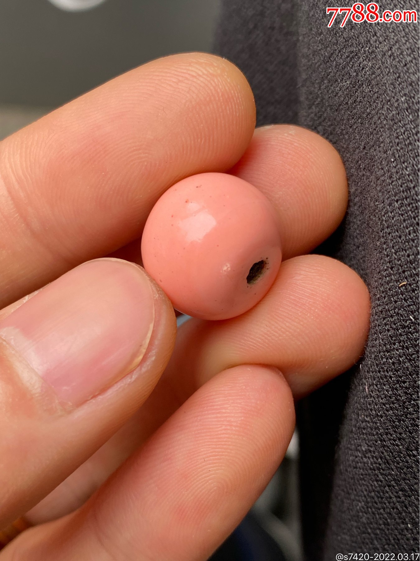 精美清代仿珊瑚色琉璃珠二个