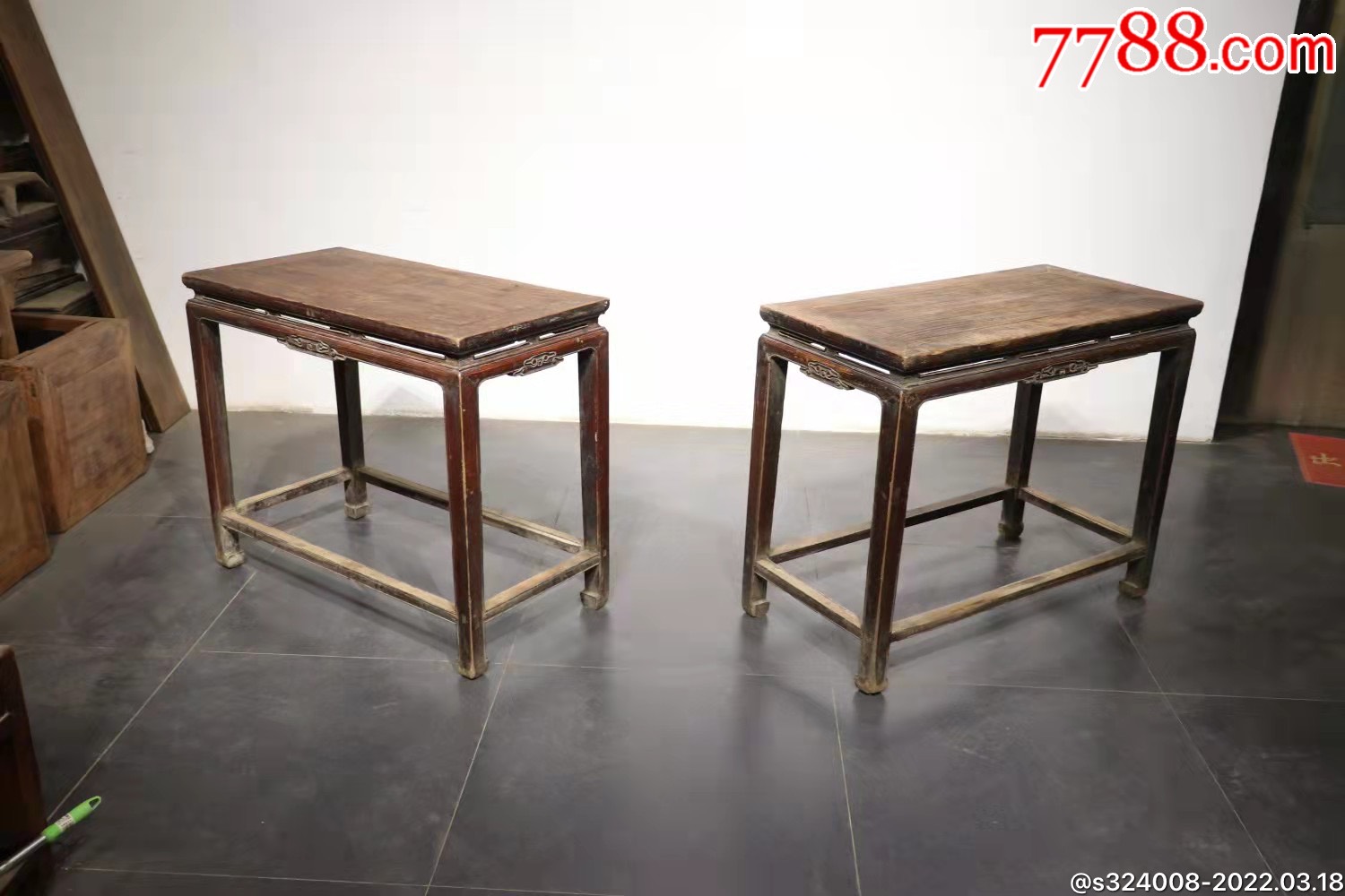 清代榆木半桌一对高束腰鱼眼洞做工精致保存完好长104宽52高85