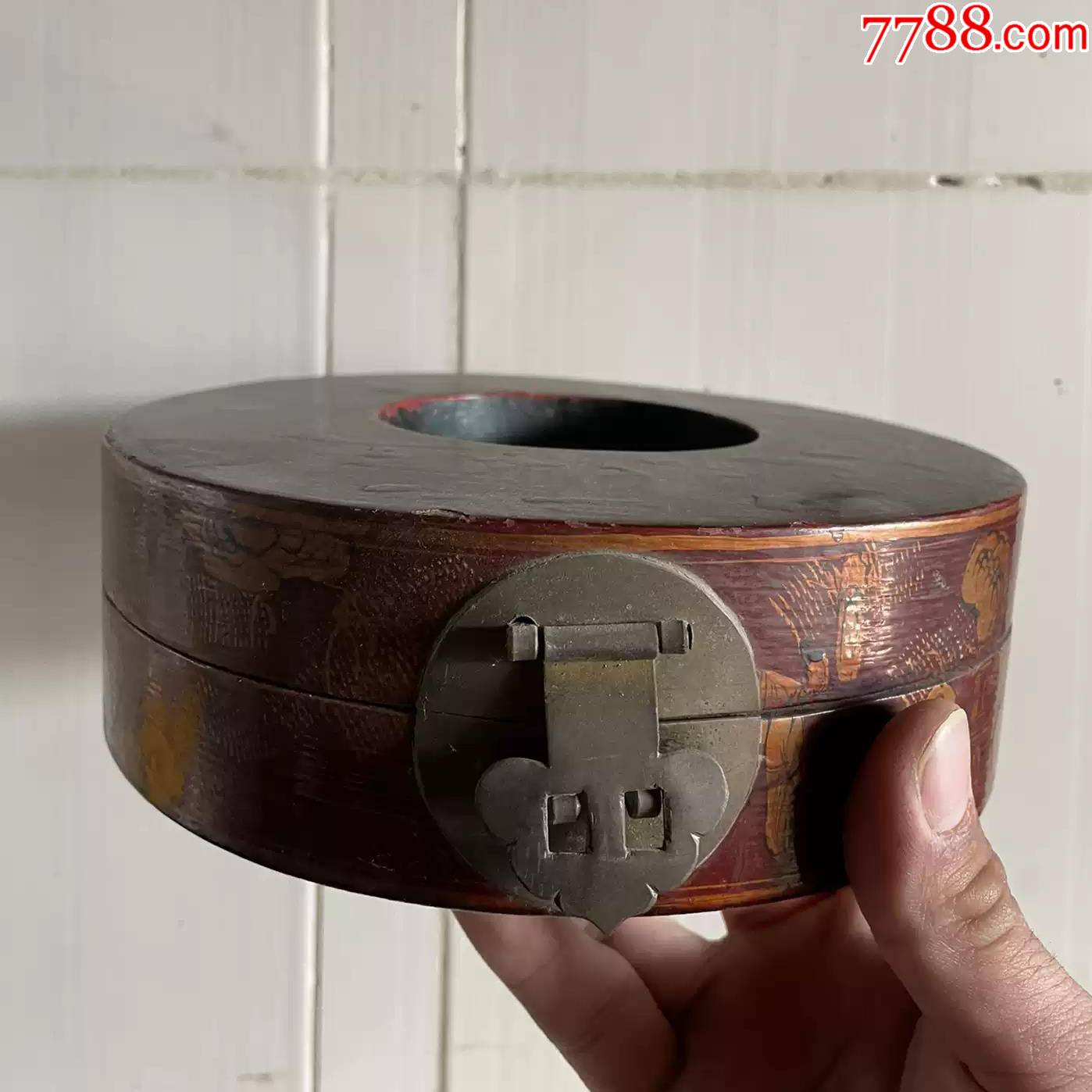 大漆描金朝珠盒