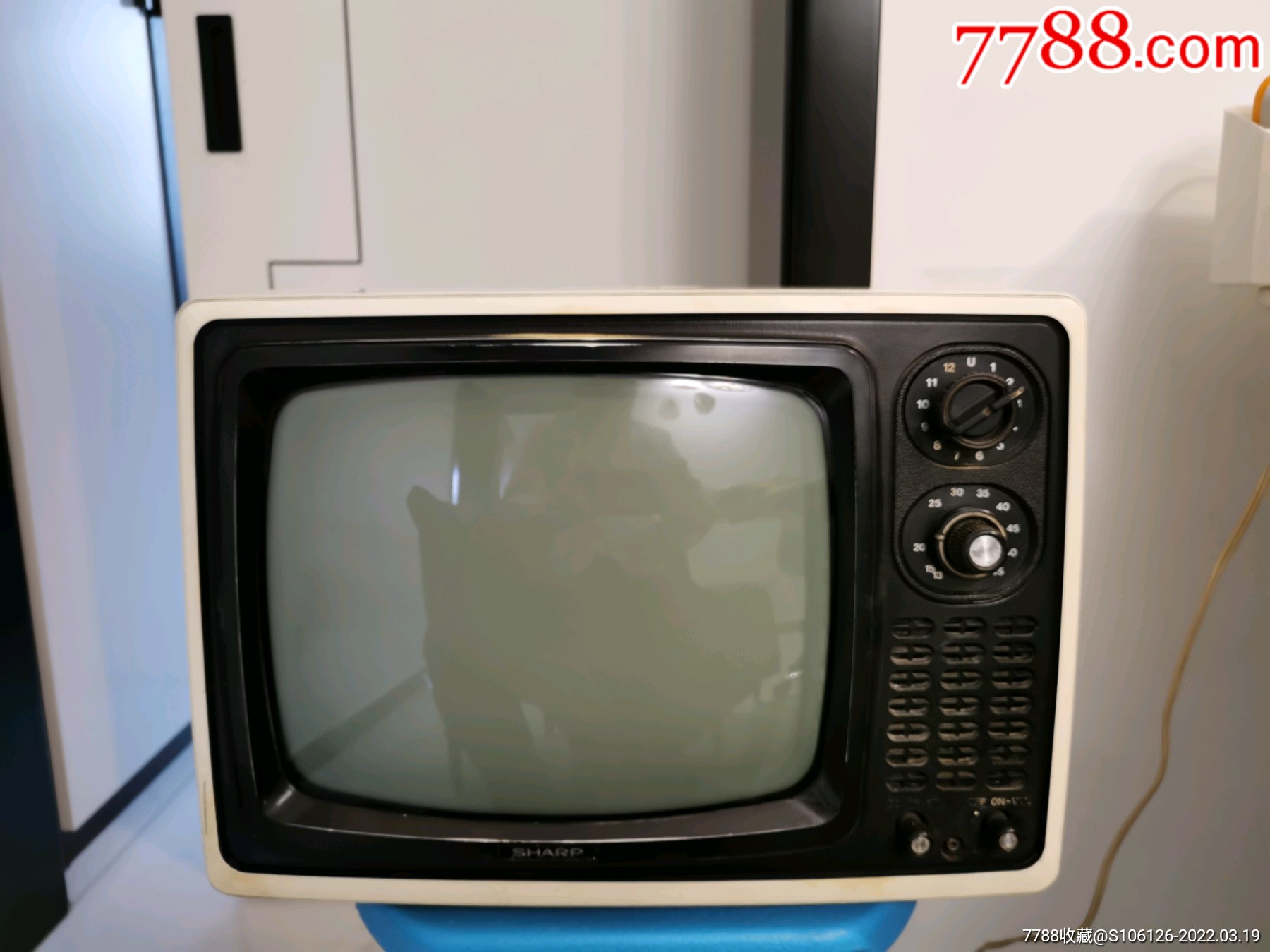 夏普12寸黑白电视机