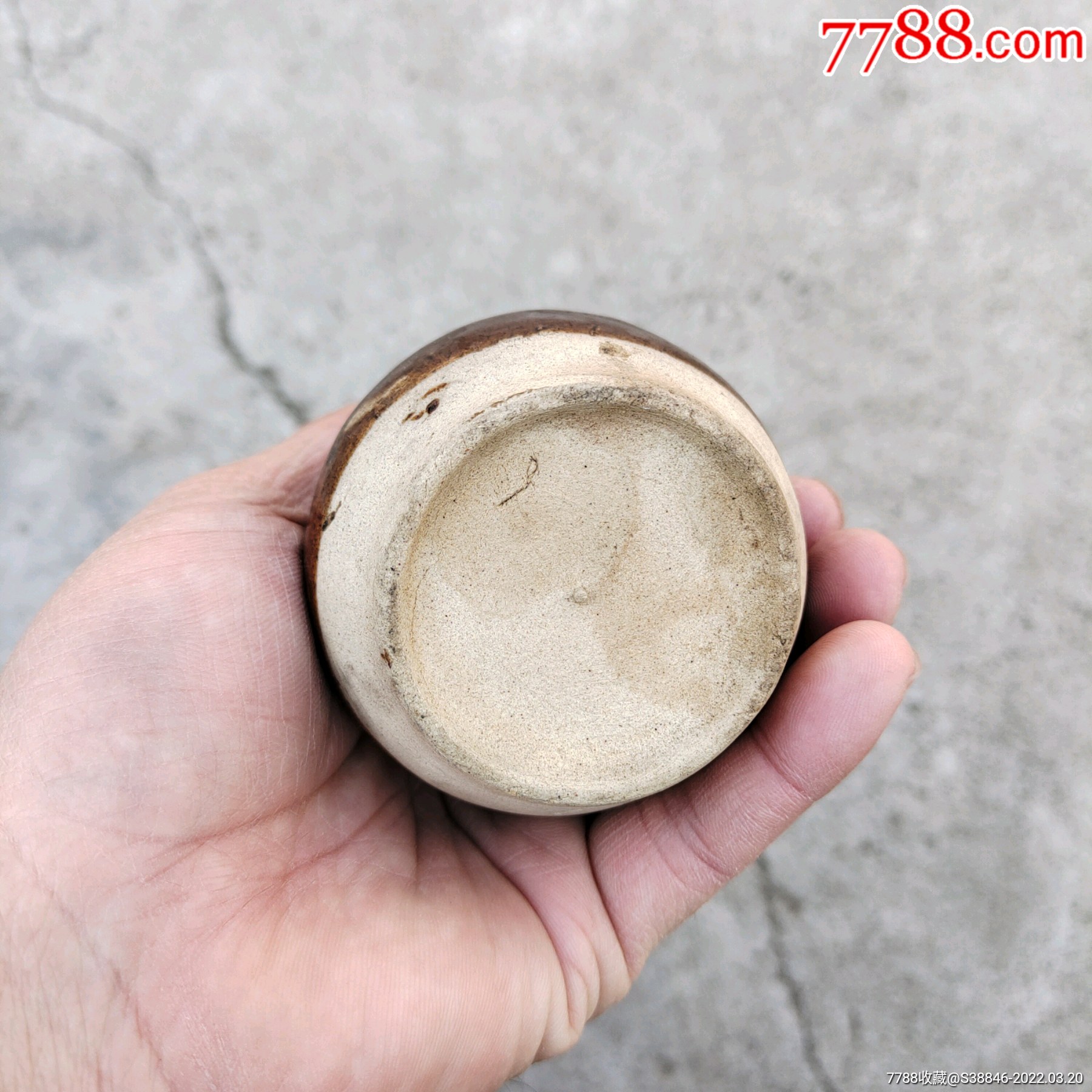 晚清民国的全品酱釉小酒壶