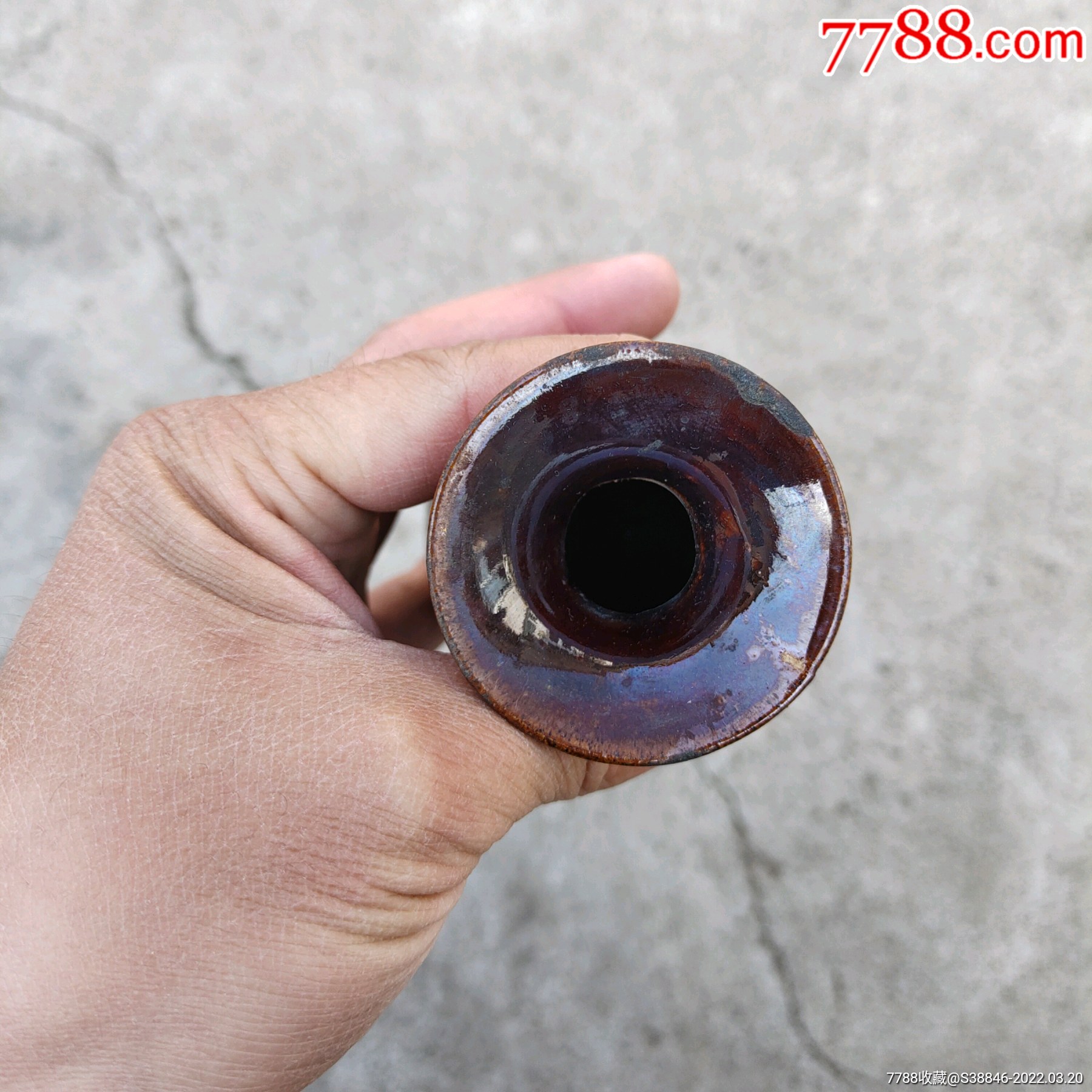 晚清民国的全品酱釉小酒壶