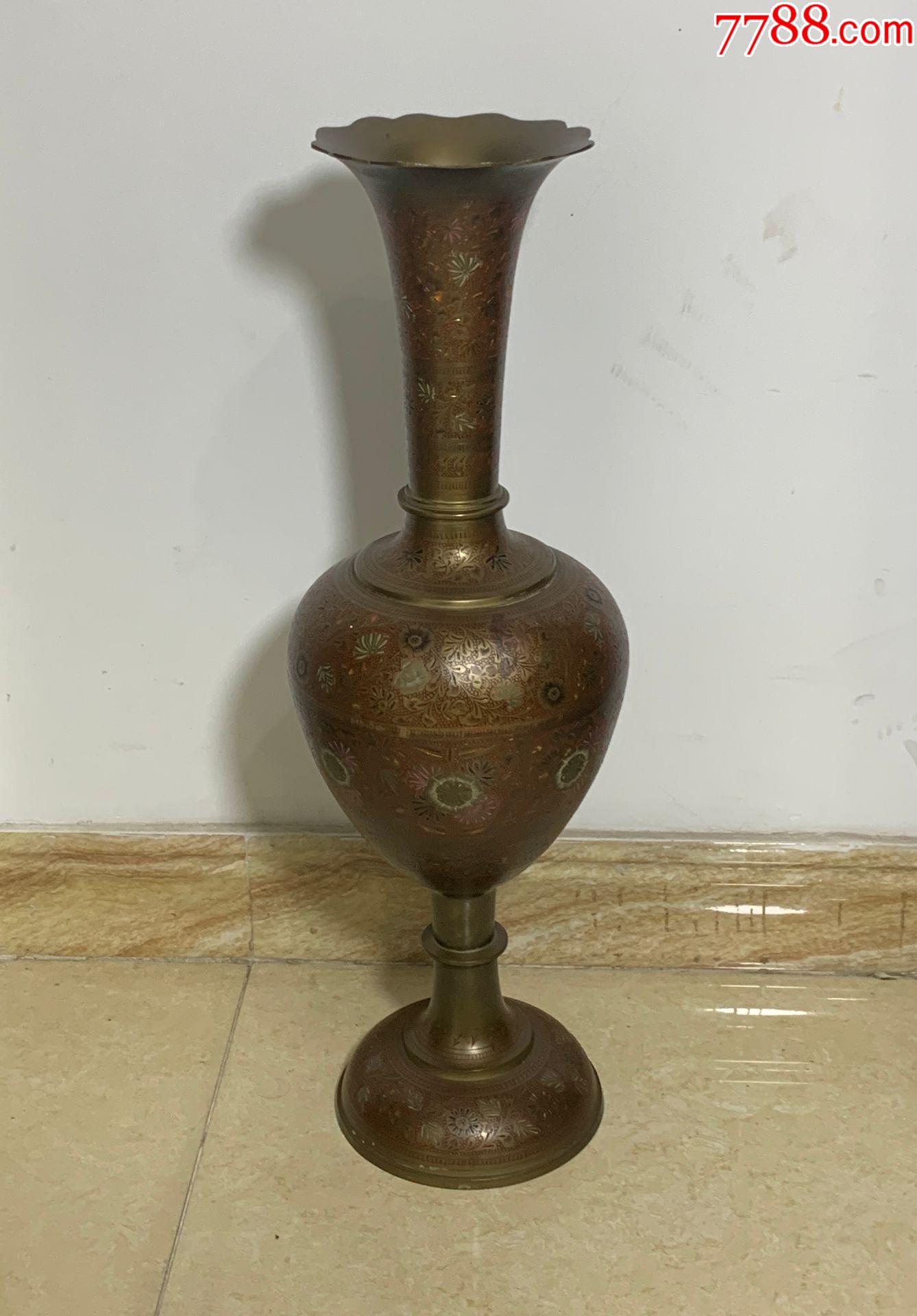 民国细路錾刻铜花瓶已鉴定